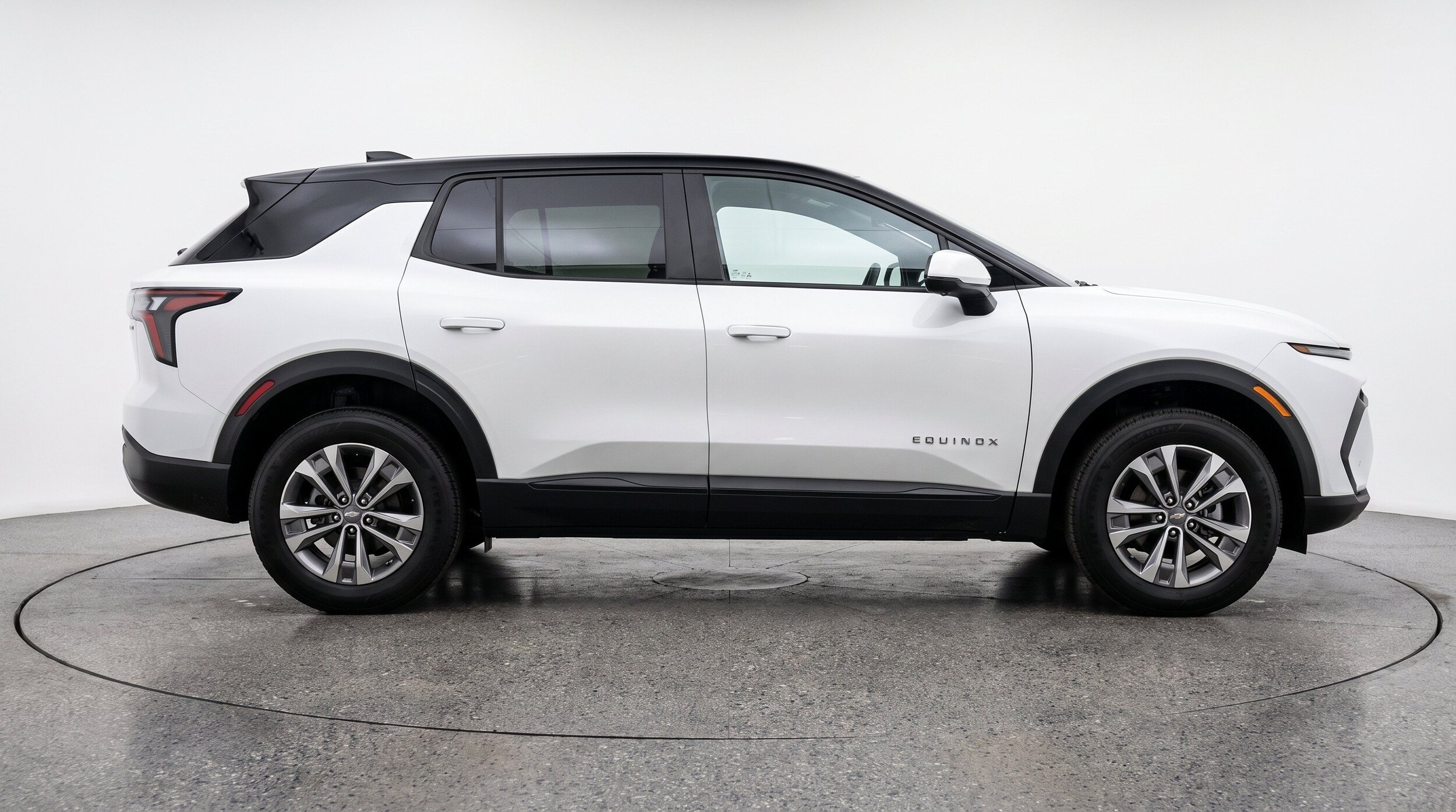 Thumbnail: 2025 Chevrolet Equinox - 10