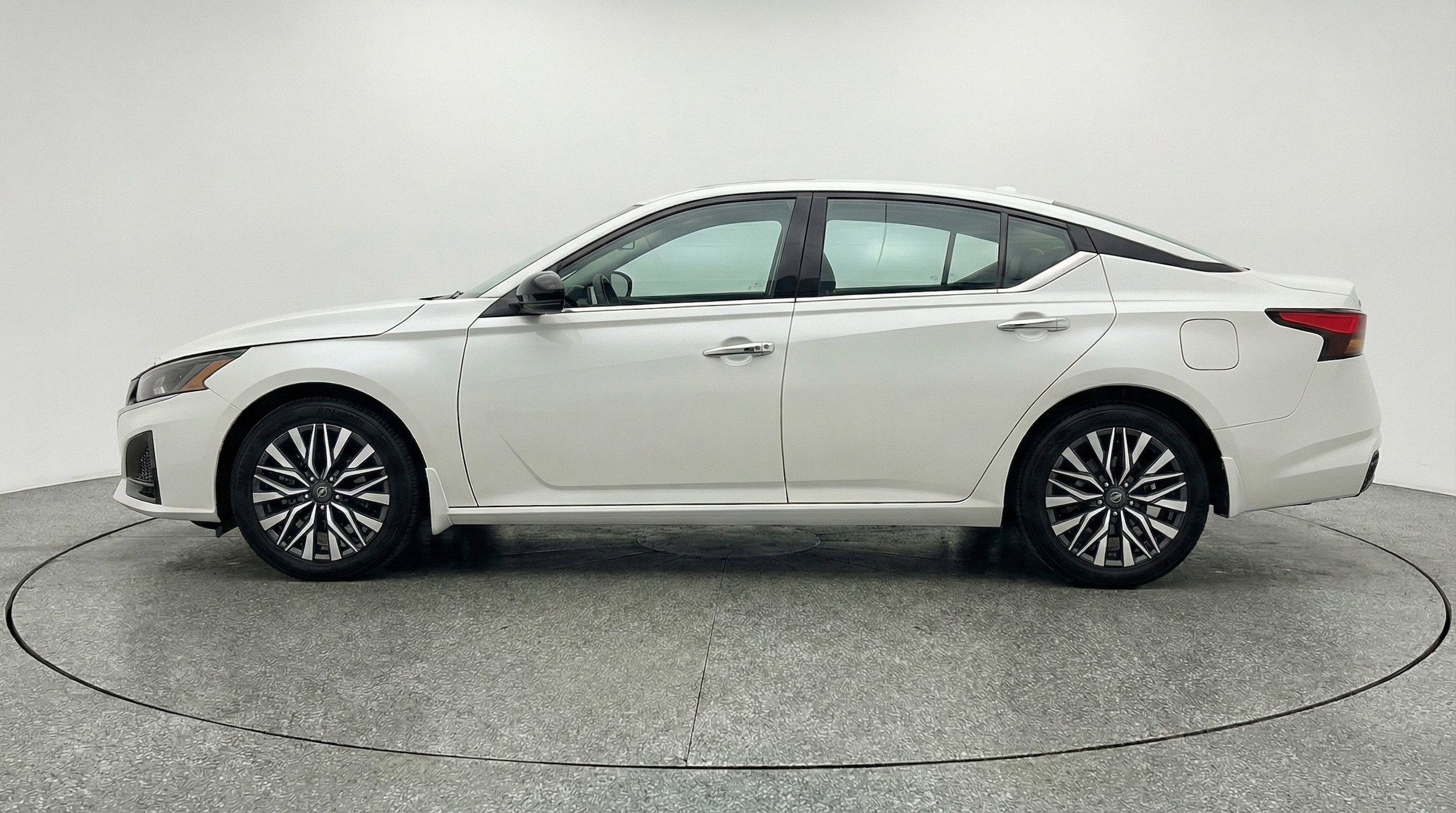 Thumbnail: 2025 Nissan Altima - 5