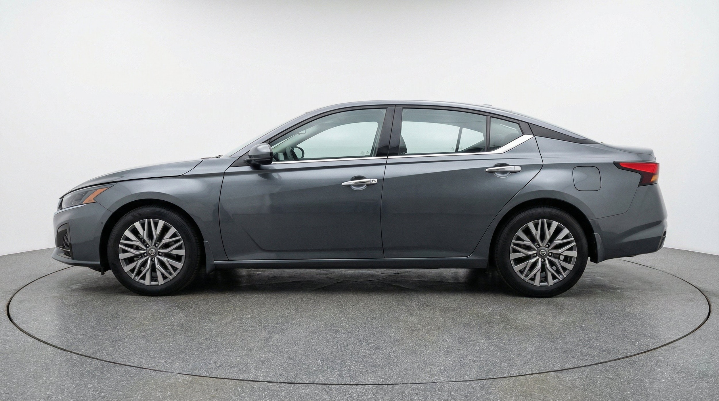 Thumbnail: 2025 Nissan Altima - 5