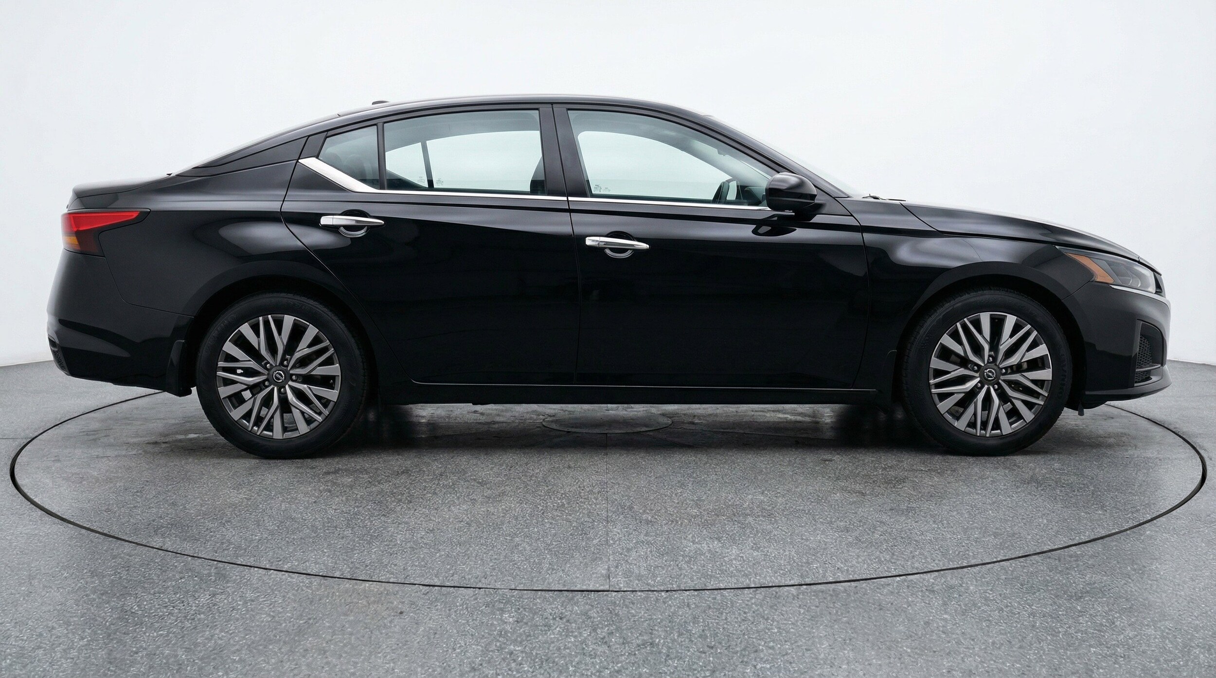 Thumbnail: 2025 Nissan Altima - 11