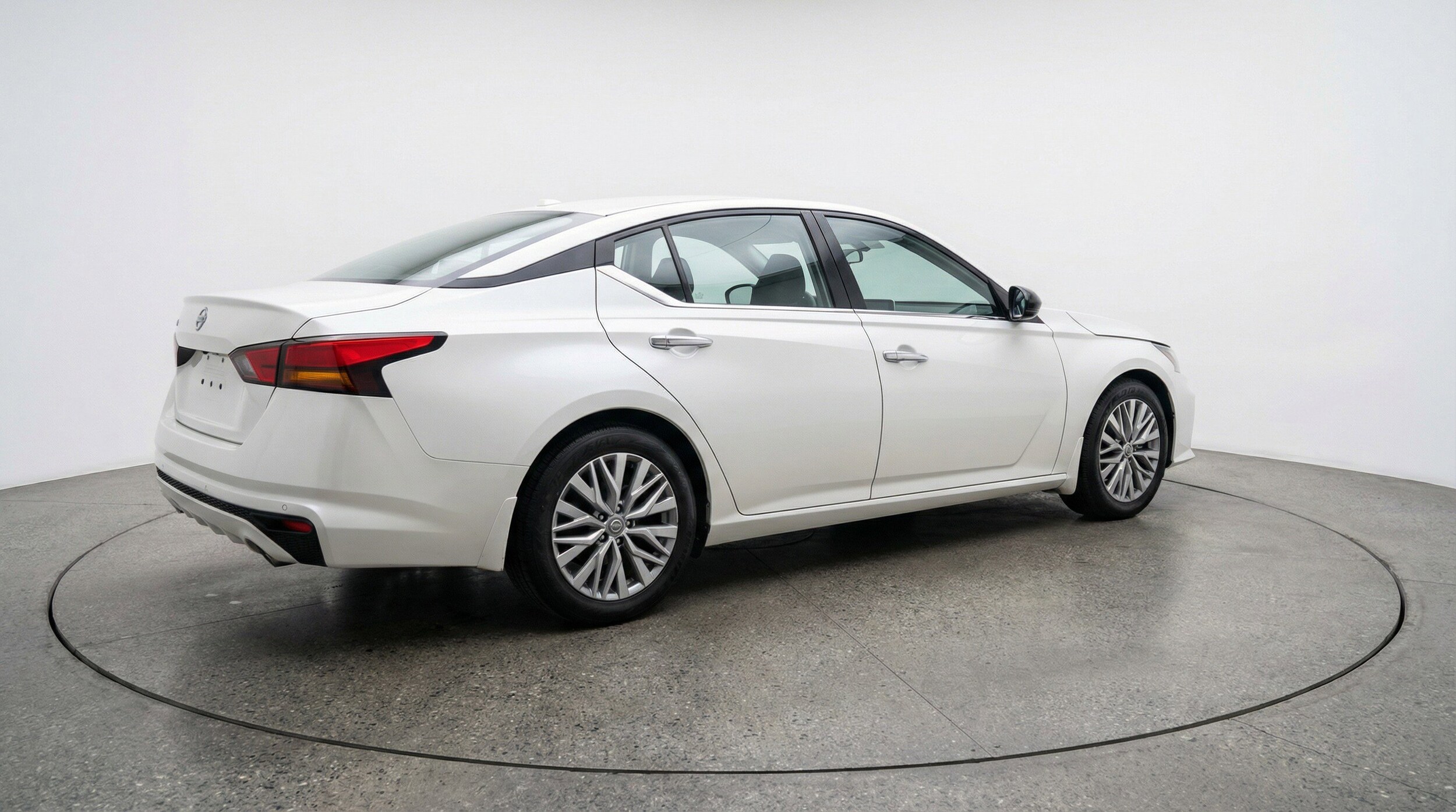 Thumbnail: 2025 Nissan Altima - 9