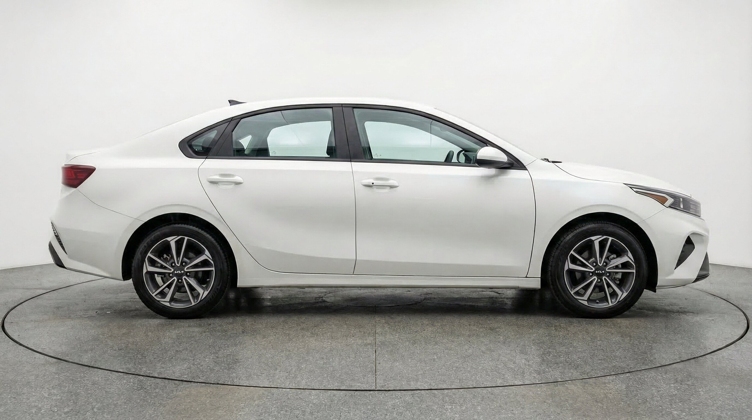 Thumbnail: 2024 Kia Forte - 11