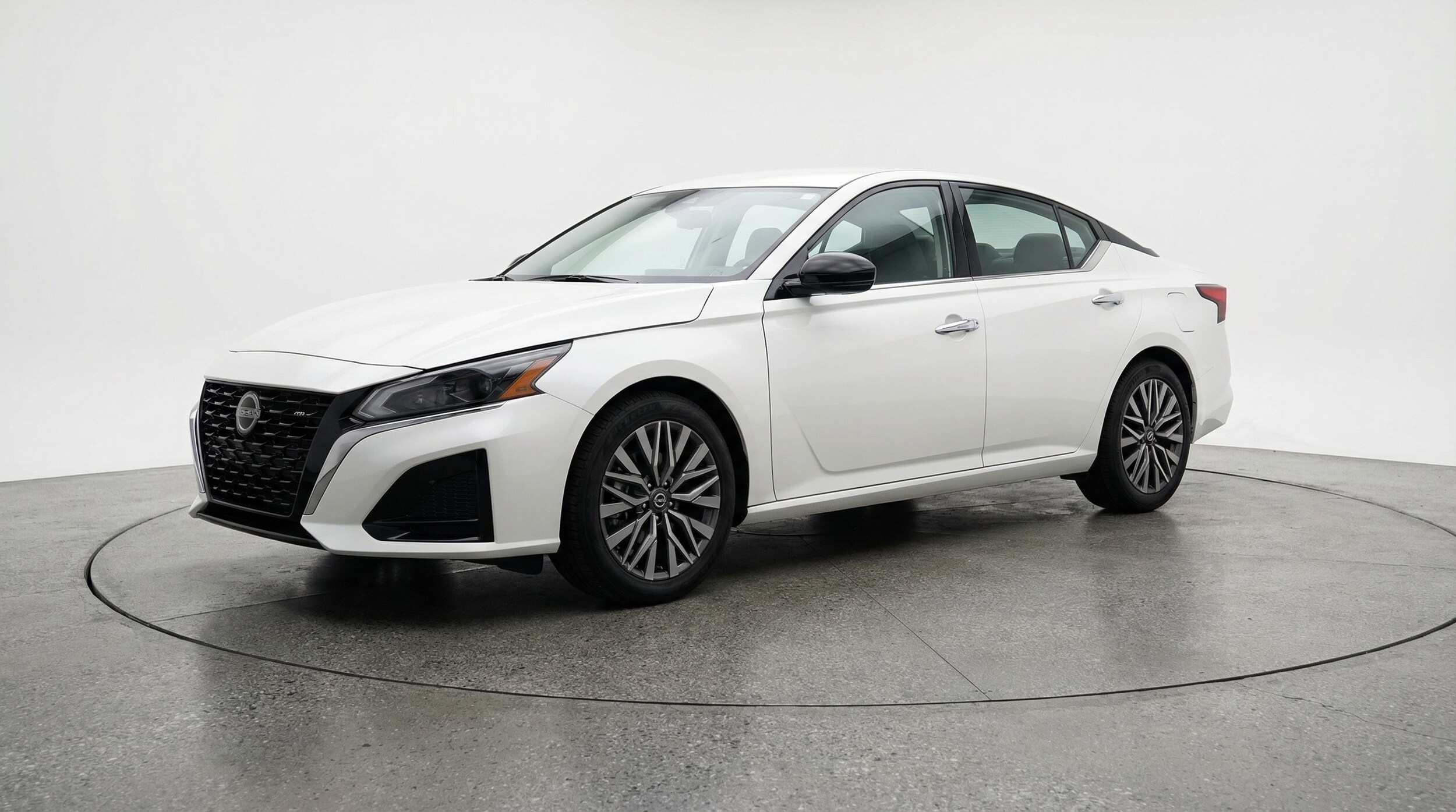 Thumbnail: 2025 Nissan Altima - 3