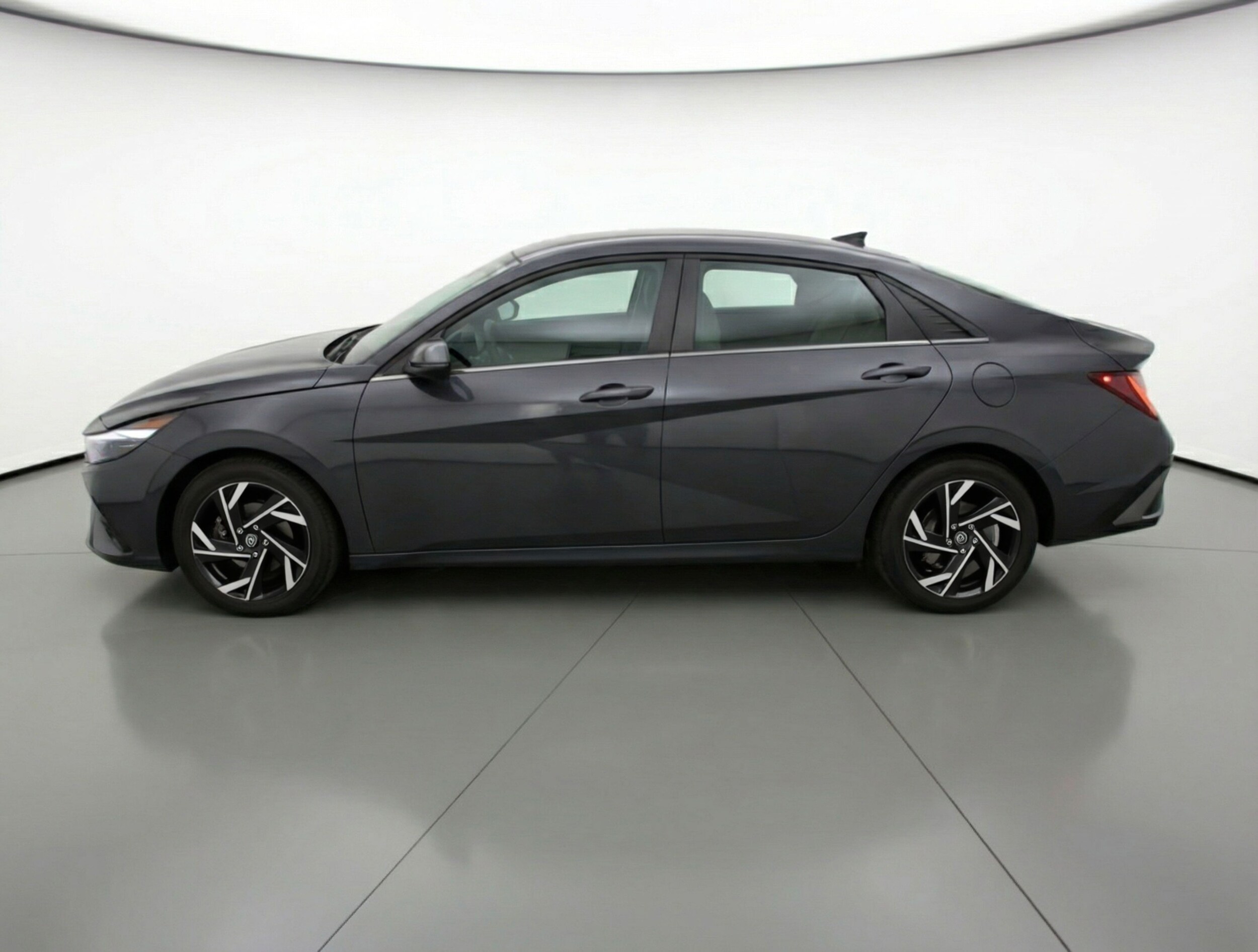 Thumbnail: 2025 Hyundai Elantra - 4