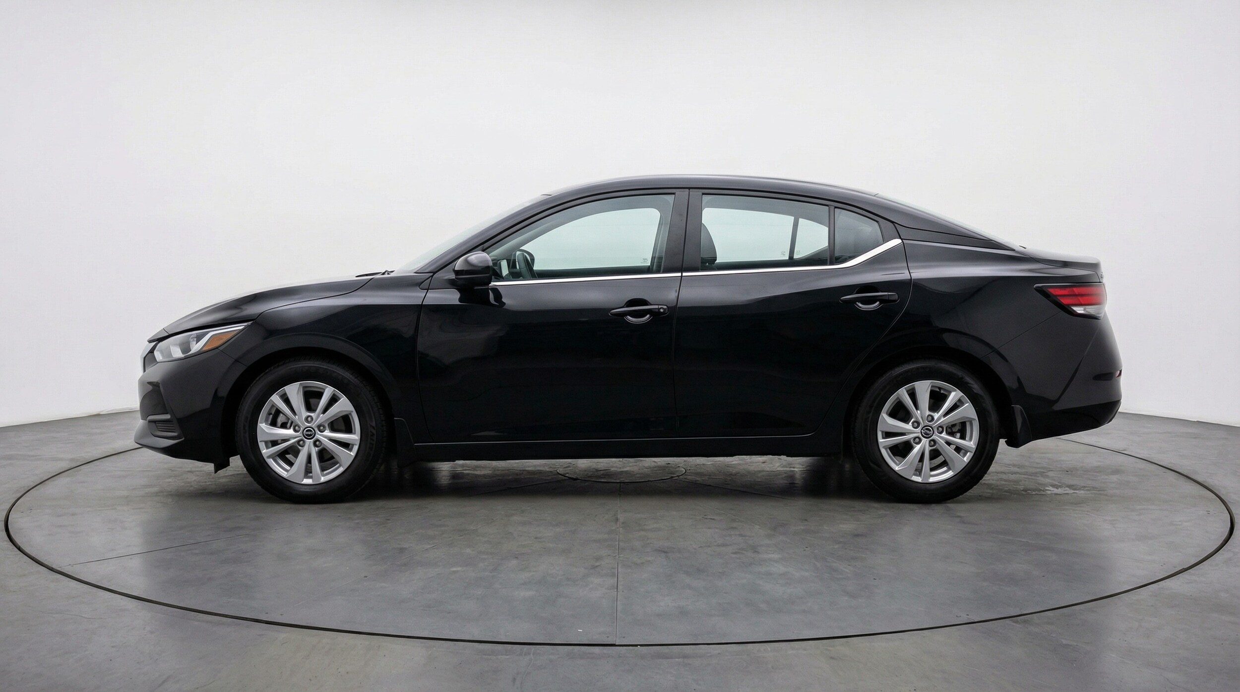 Thumbnail: 2025 Nissan Sentra - 4