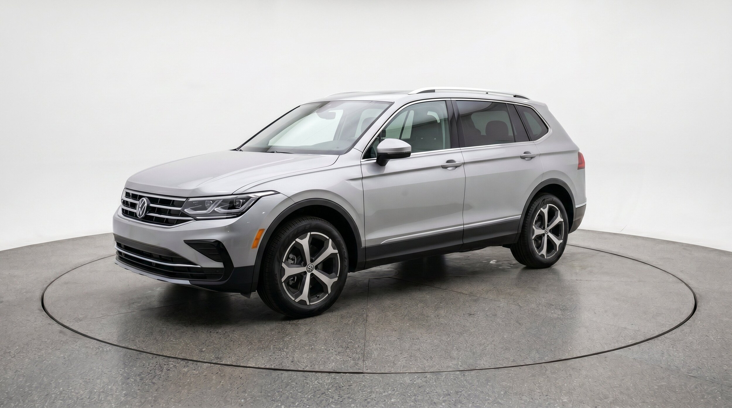 Thumbnail: 2026 Volkswagen Tiguan - 3