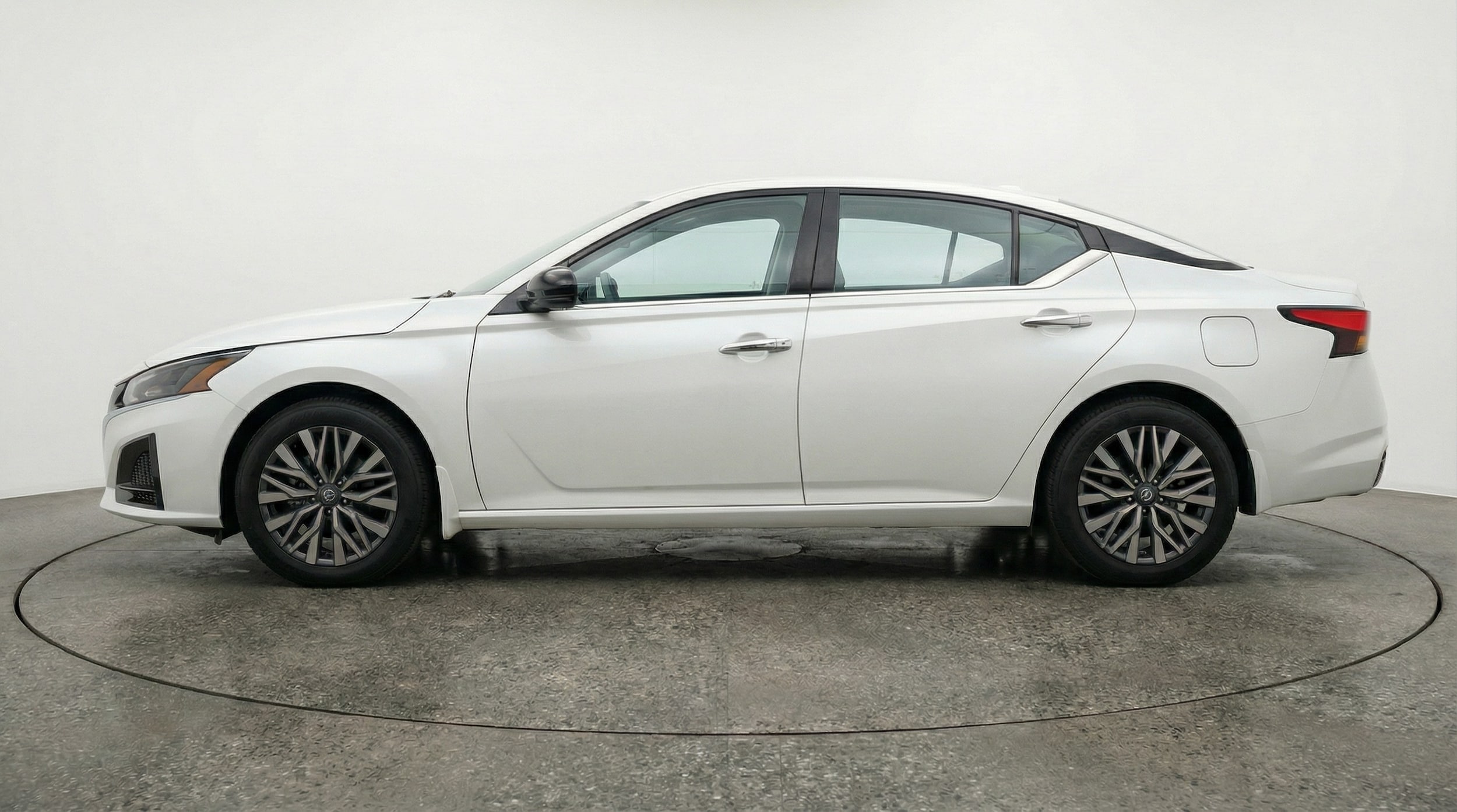 Thumbnail: 2025 Nissan Altima - 4