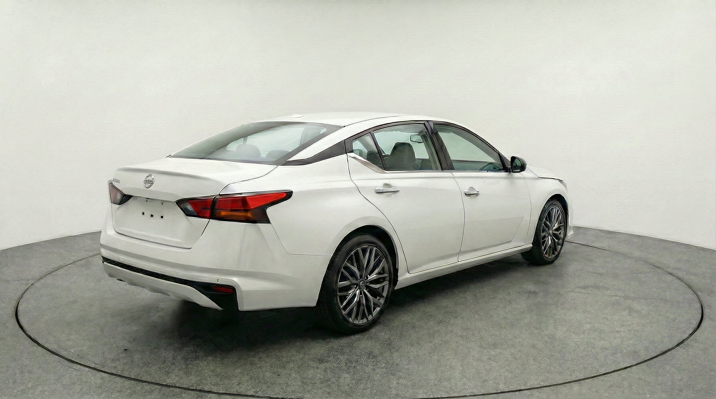 Thumbnail: 2025 Nissan Altima - 9