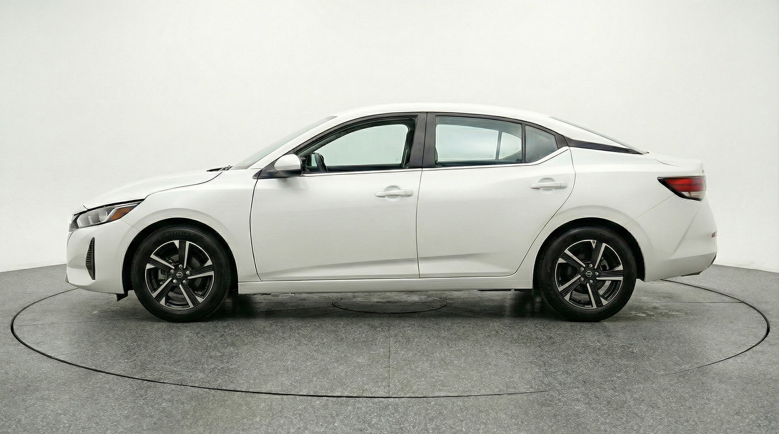 Thumbnail: 2025 Nissan Sentra - 5