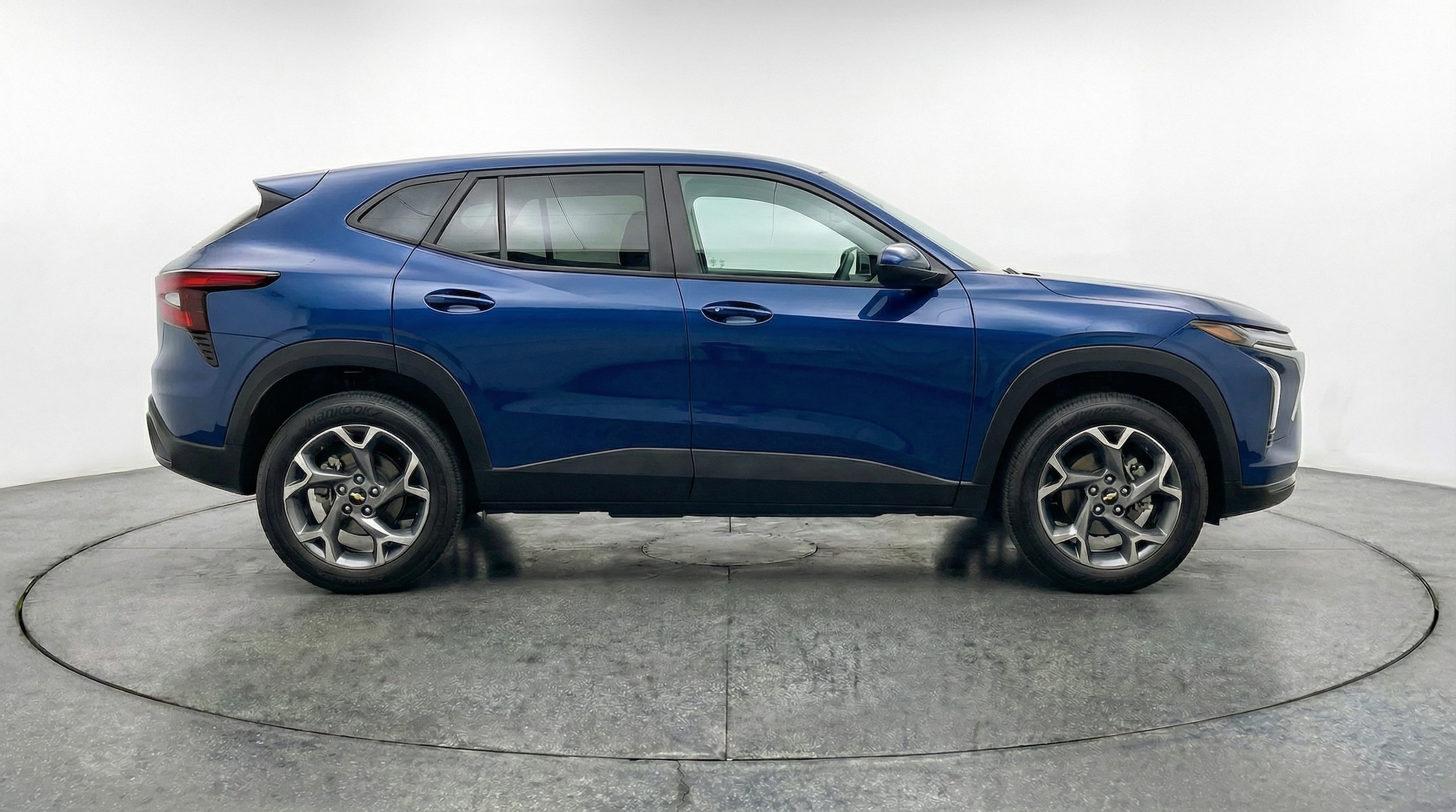 Thumbnail: 2025 Chevrolet Trax - 8
