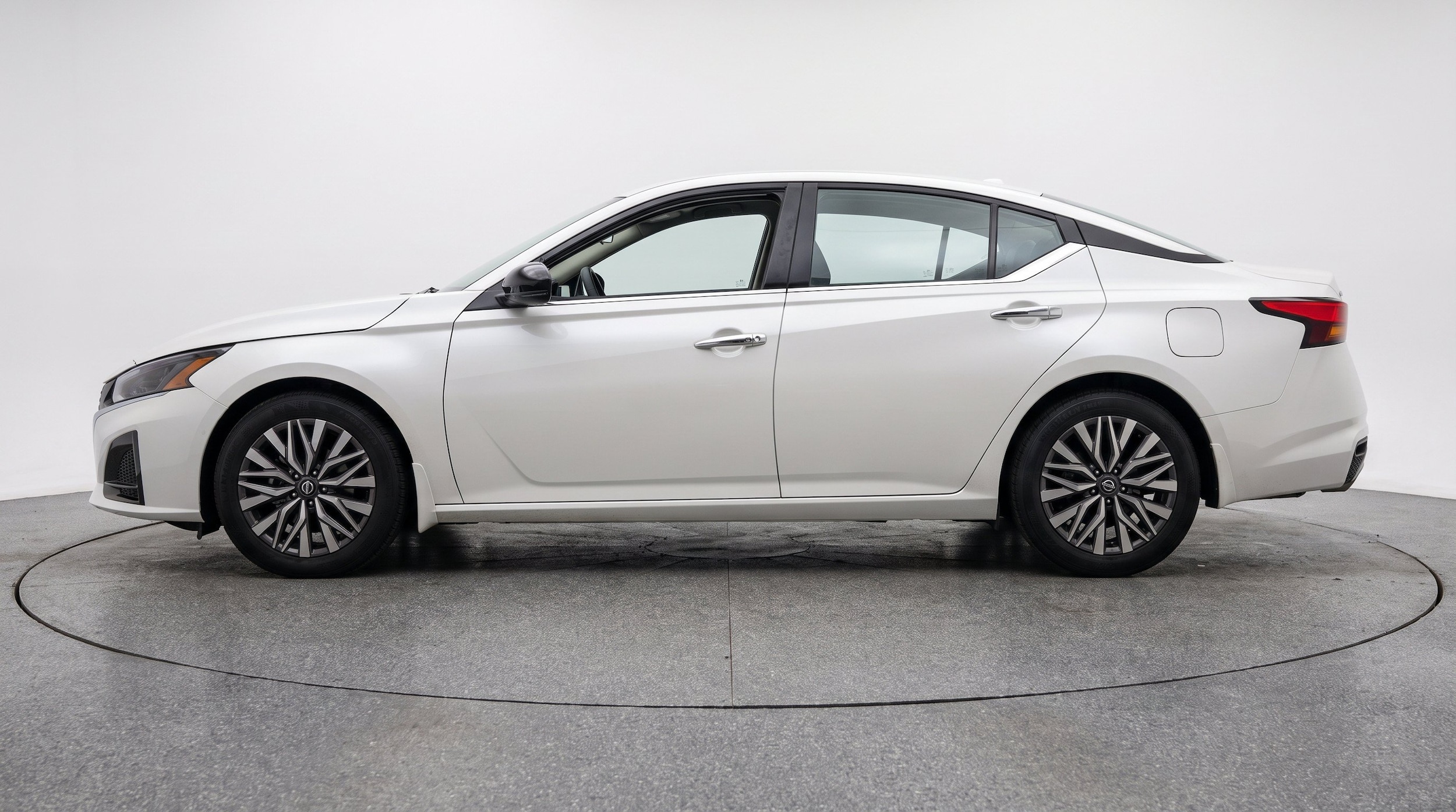 Thumbnail: 2025 Nissan Altima - 5
