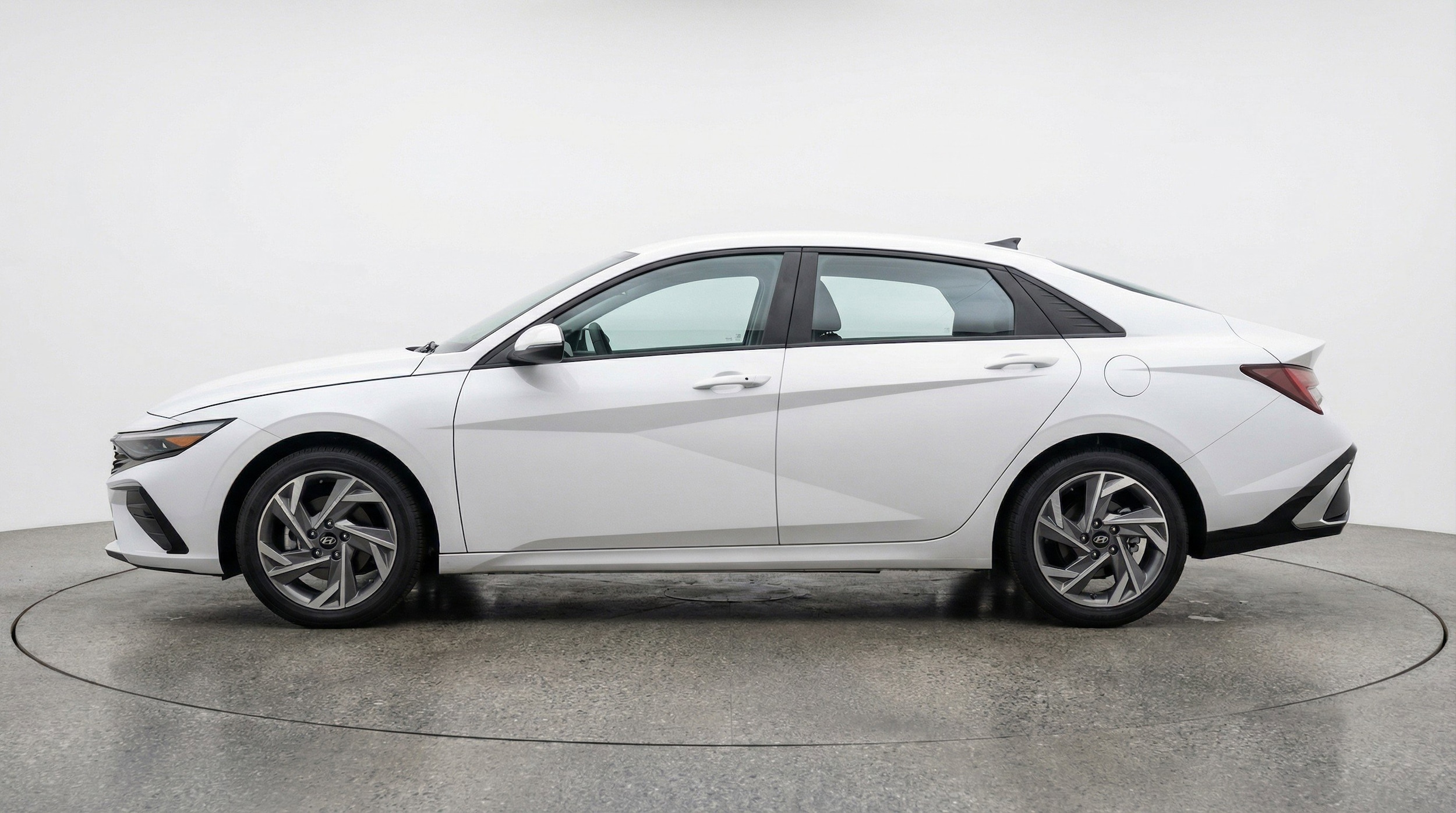 Thumbnail: 2025 Hyundai Elantra - 5