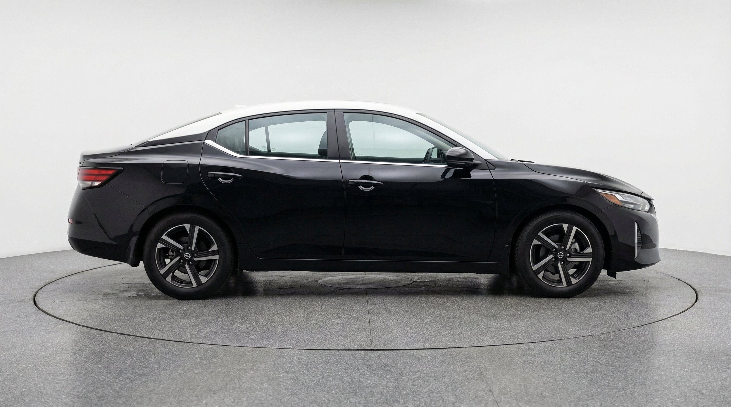Thumbnail: 2025 Nissan Sentra - 11