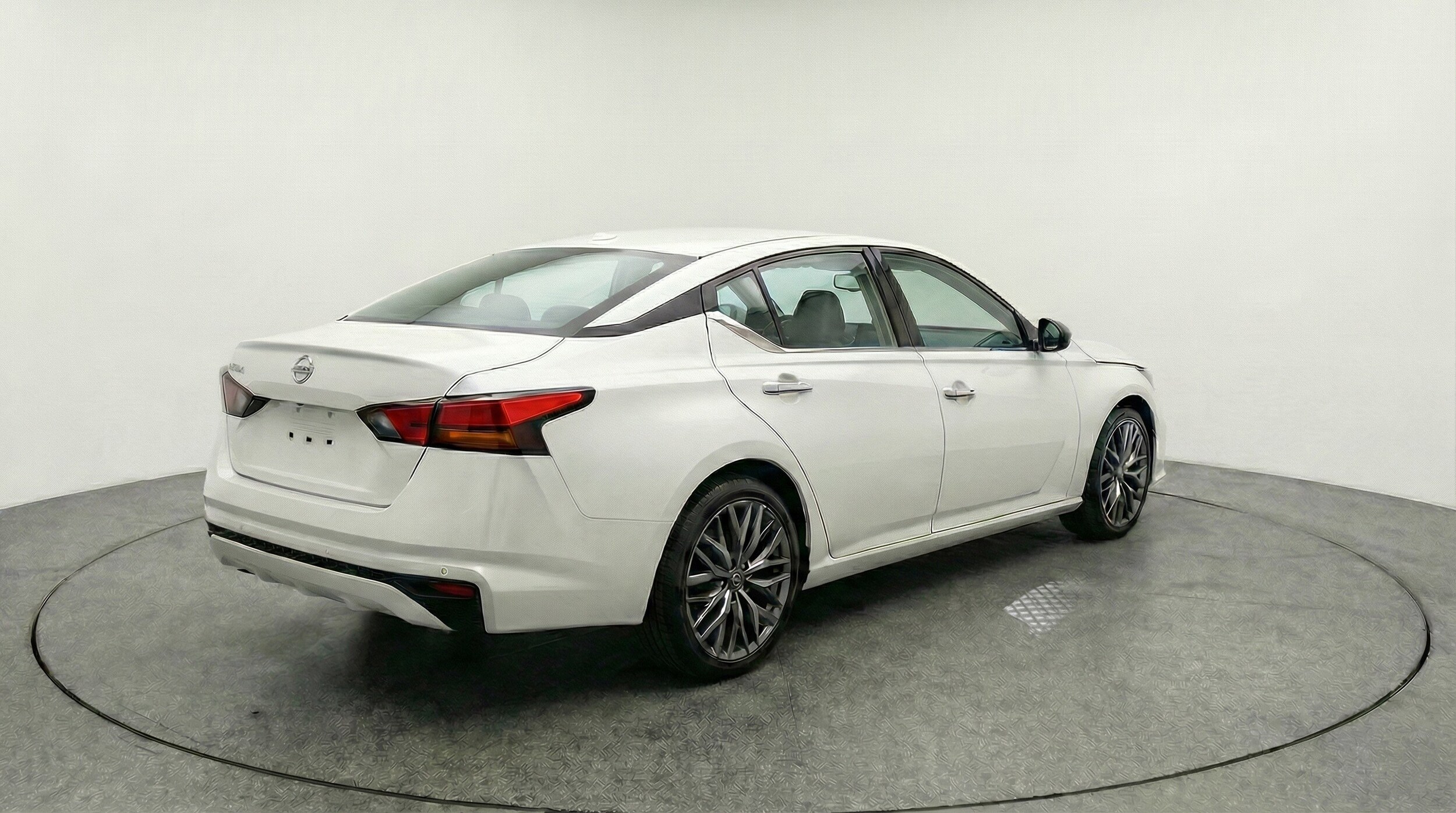 Thumbnail: 2025 Nissan Altima - 9