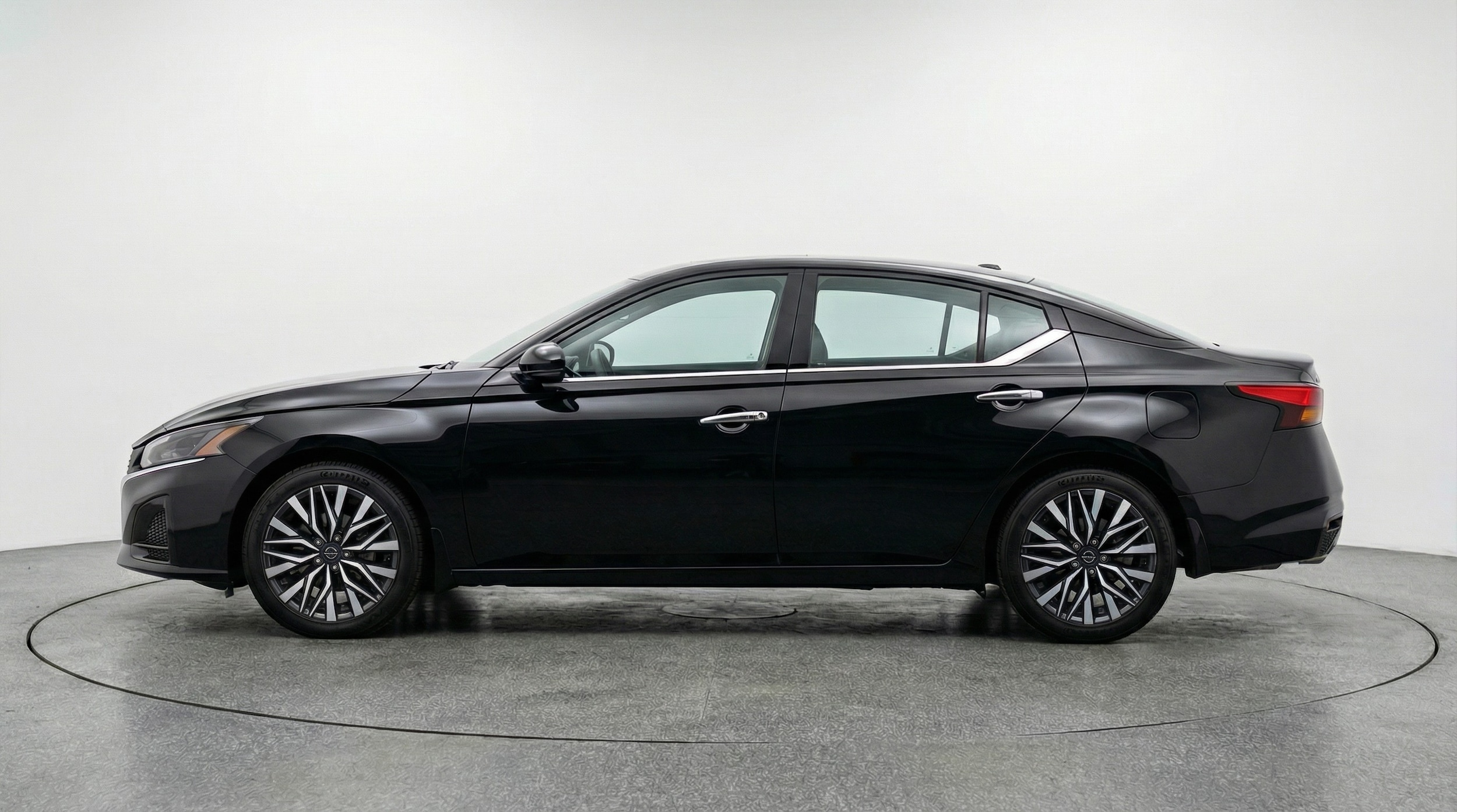 Thumbnail: 2025 Nissan Altima - 4