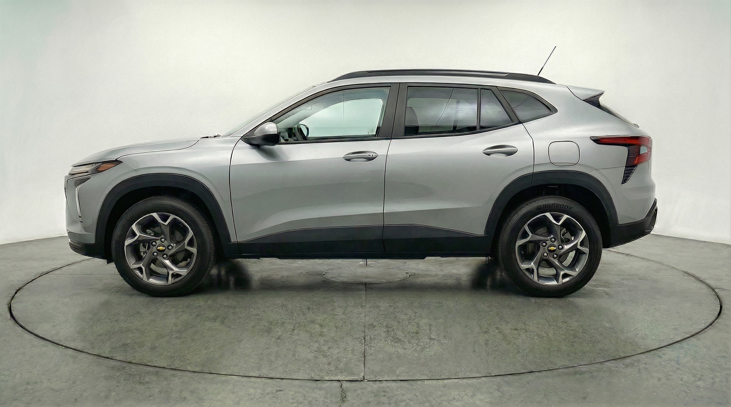 Thumbnail: 2025 Chevrolet Trax - 4