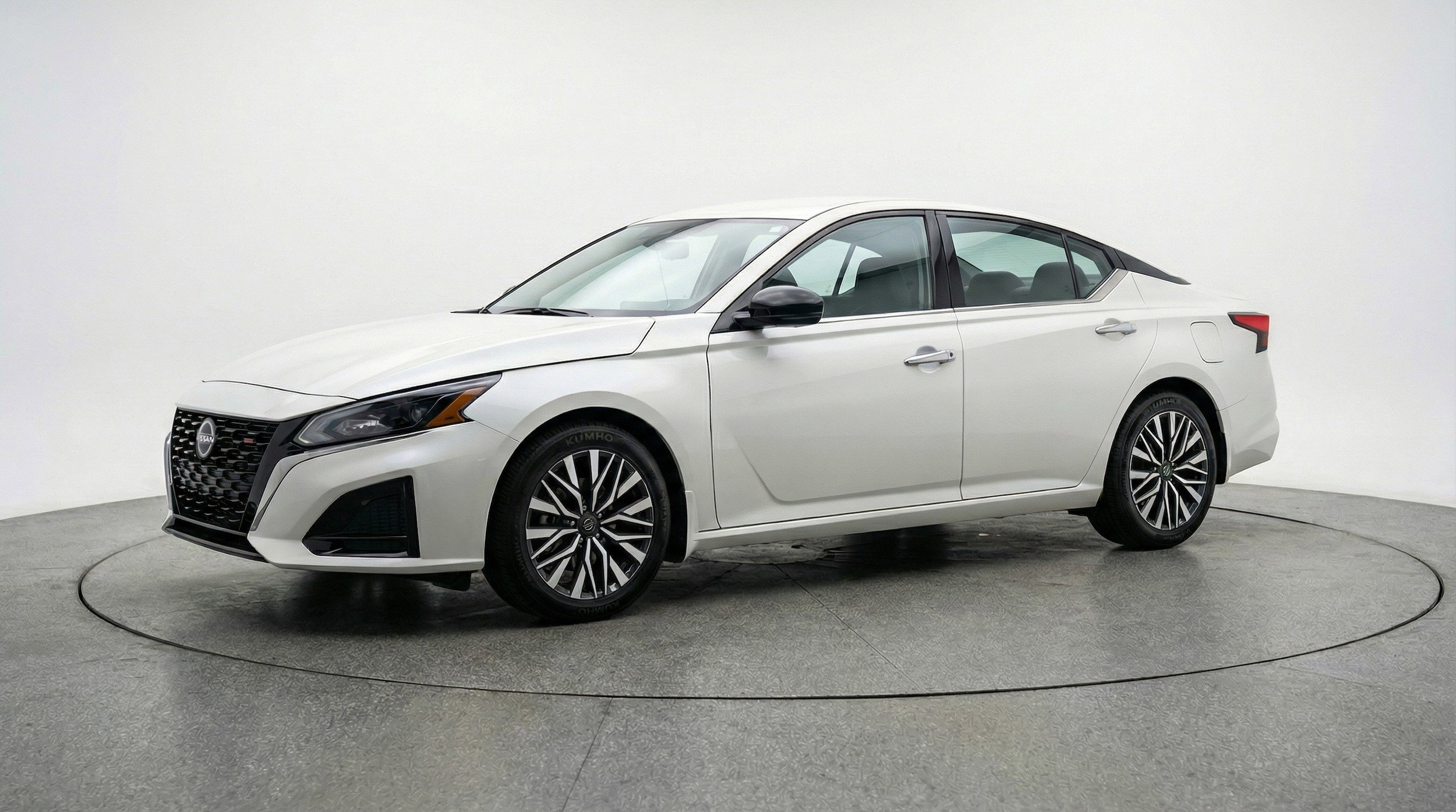 Thumbnail: 2025 Nissan Altima - 3