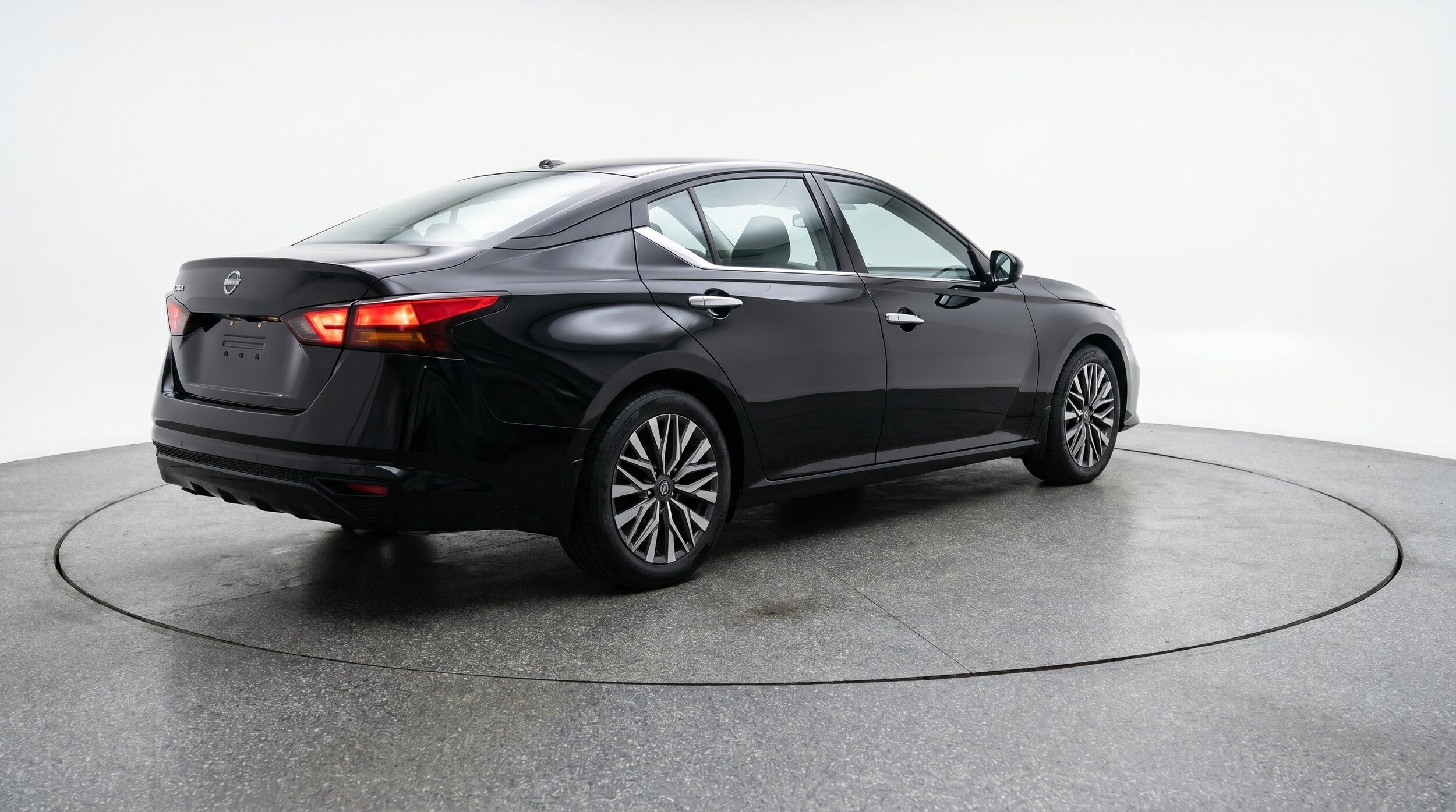 Thumbnail: 2025 Nissan Altima - 9
