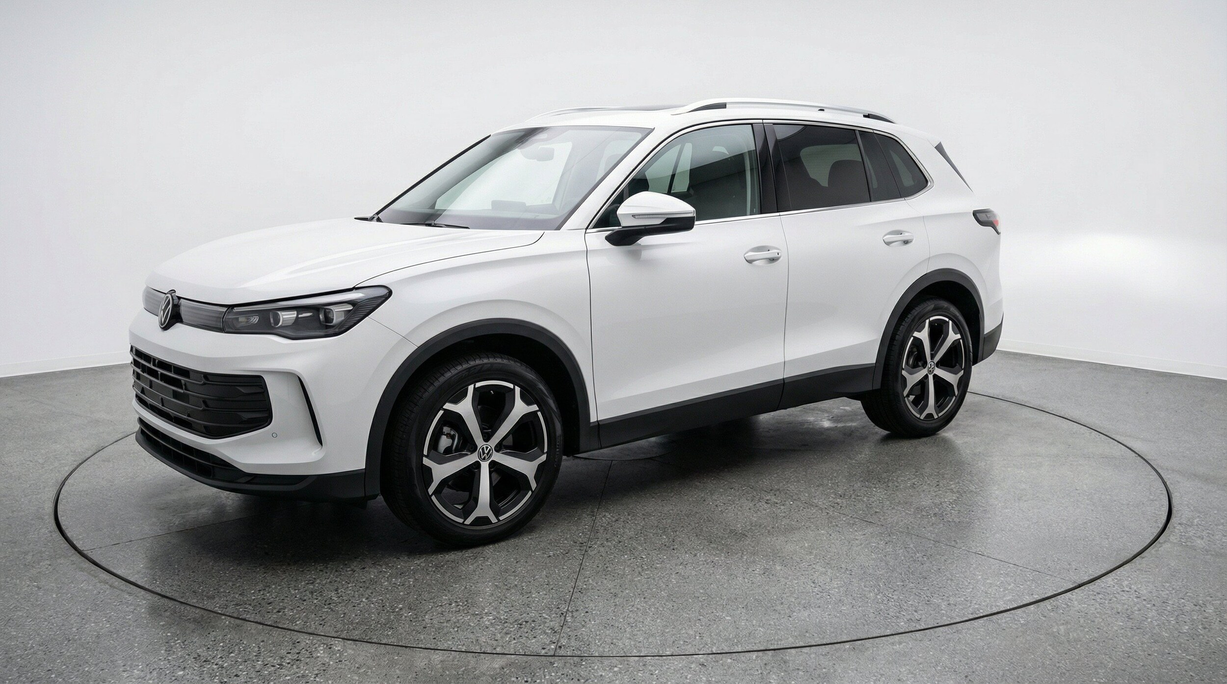 Thumbnail: 2026 Volkswagen Tiguan - 3