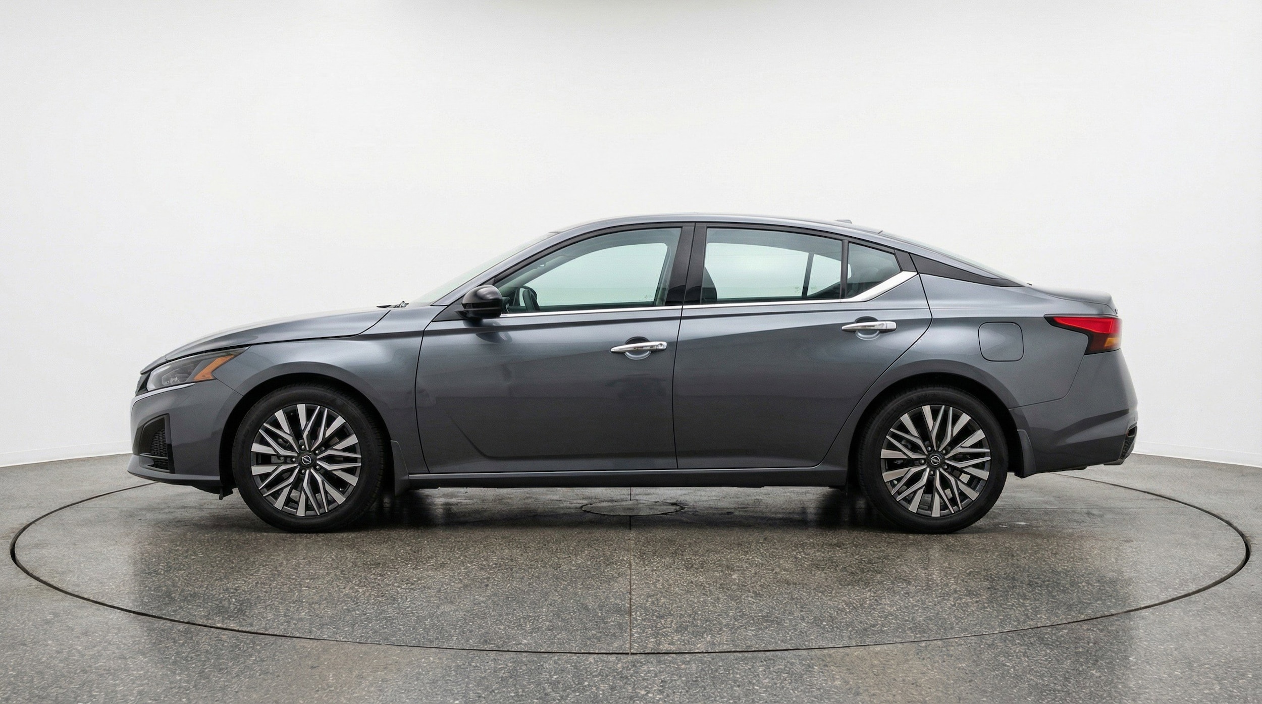 Thumbnail: 2025 Nissan Altima - 5
