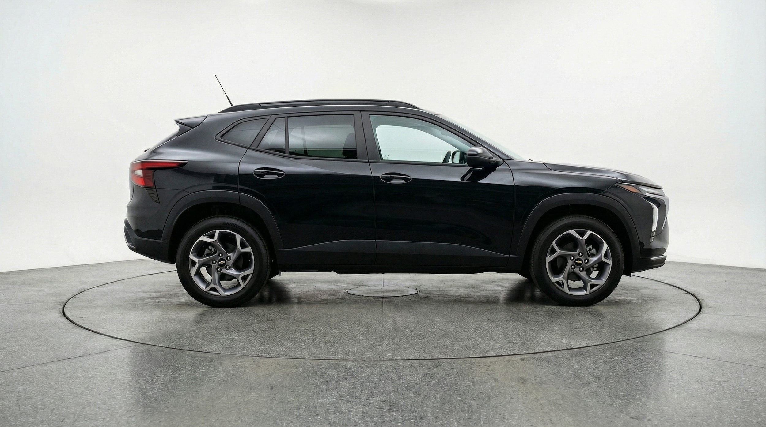 Thumbnail: 2025 Chevrolet Trax - 8