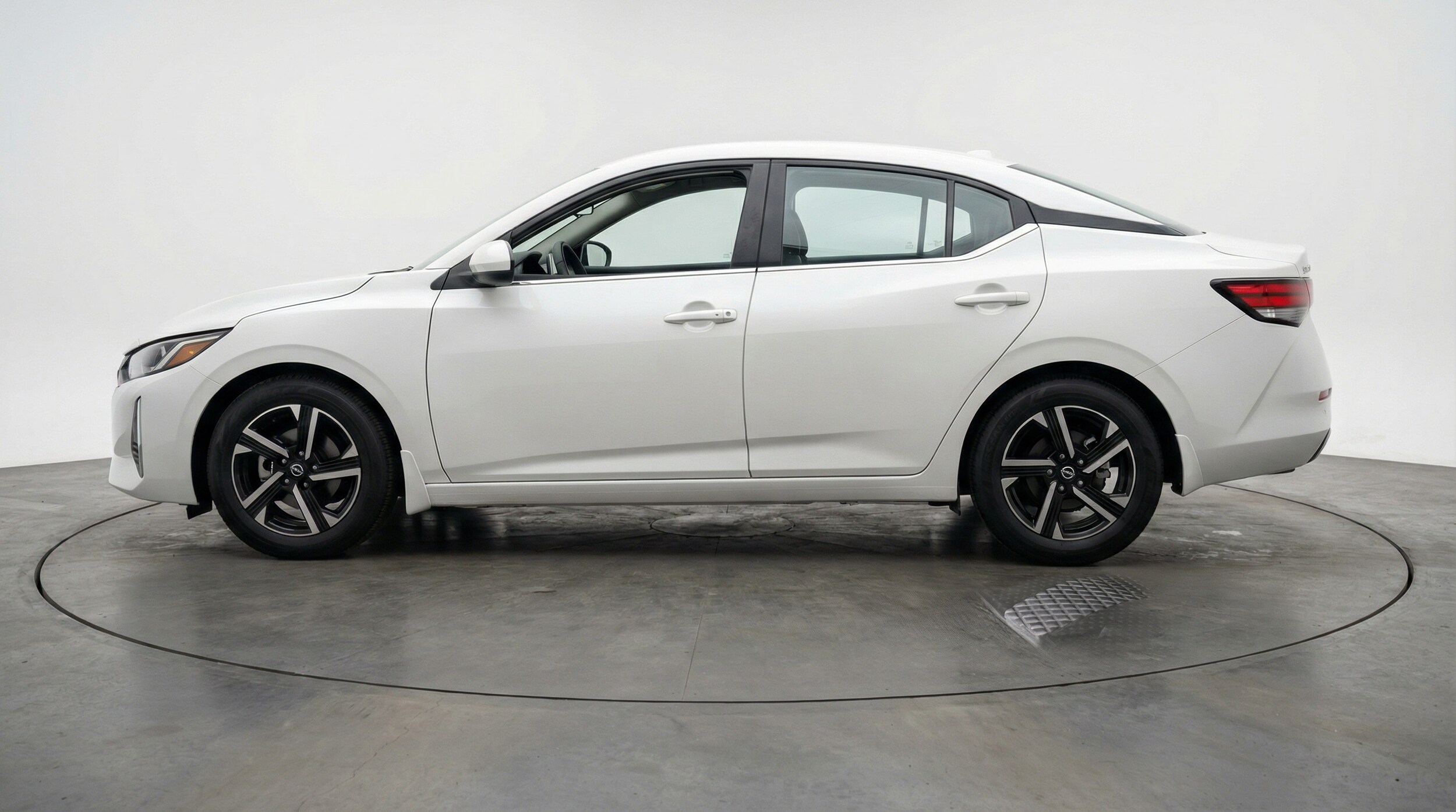 Thumbnail: 2025 Nissan Sentra - 4