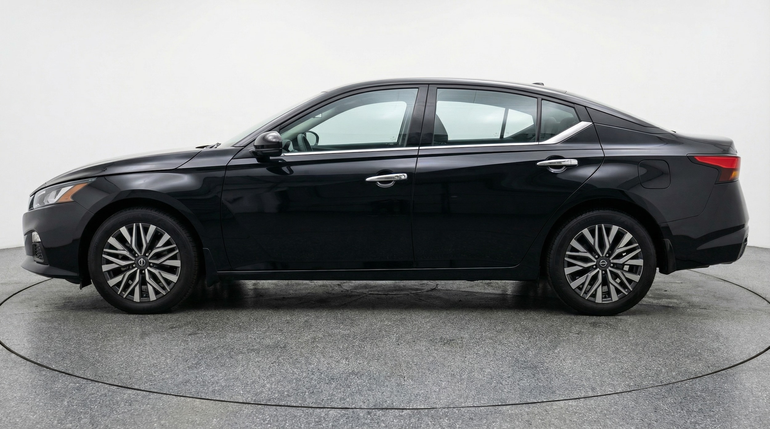 Thumbnail: 2025 Nissan Altima - 4