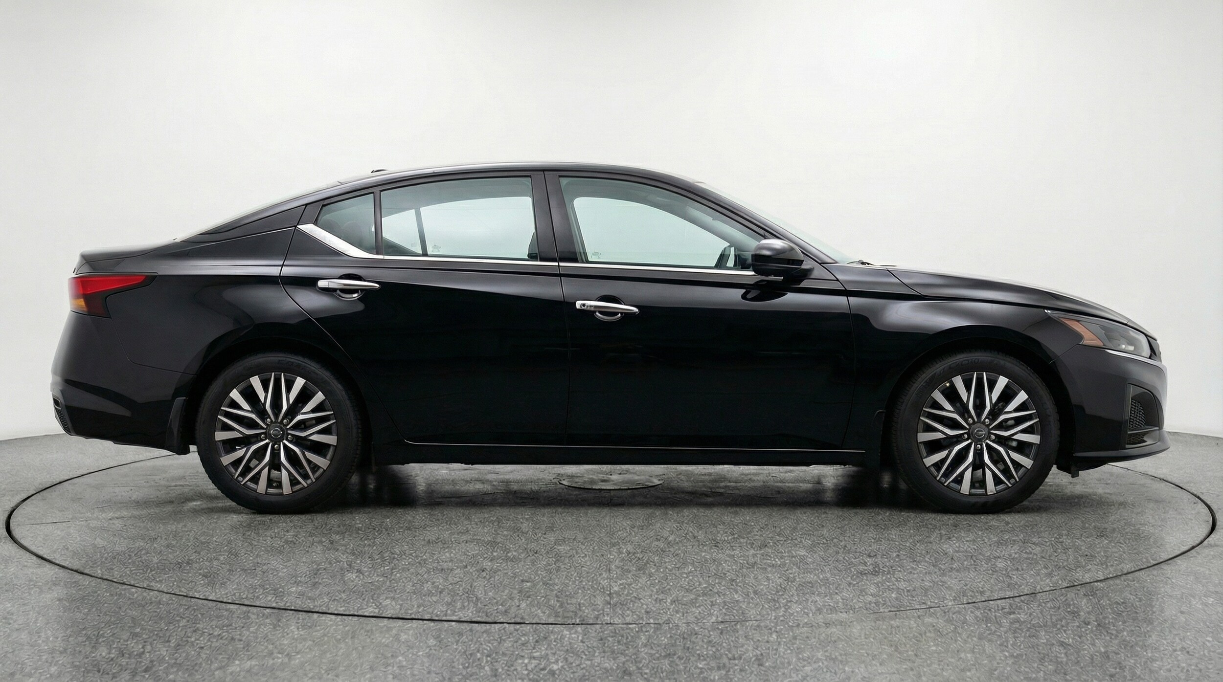 Thumbnail: 2025 Nissan Altima - 8