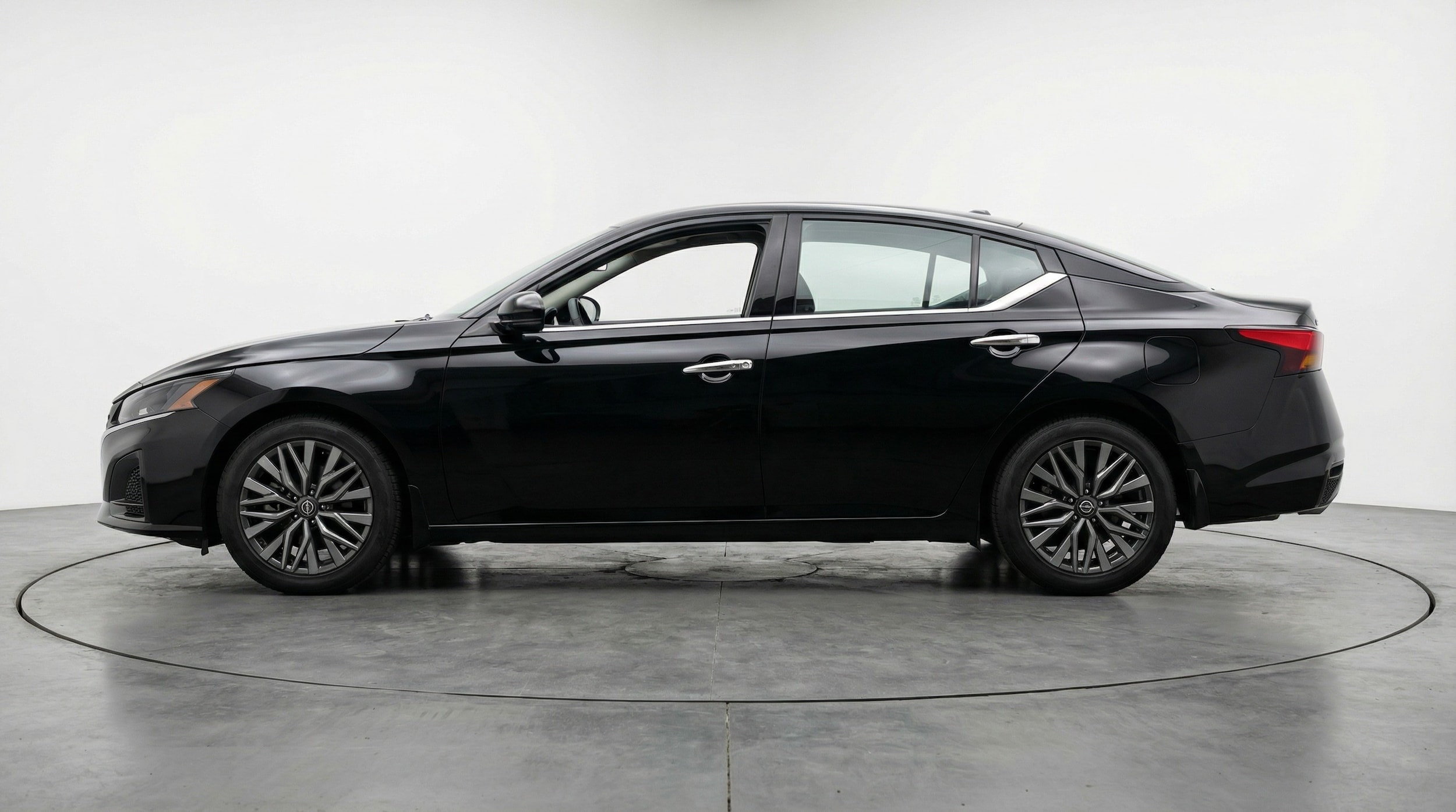 Thumbnail: 2025 Nissan Altima - 4