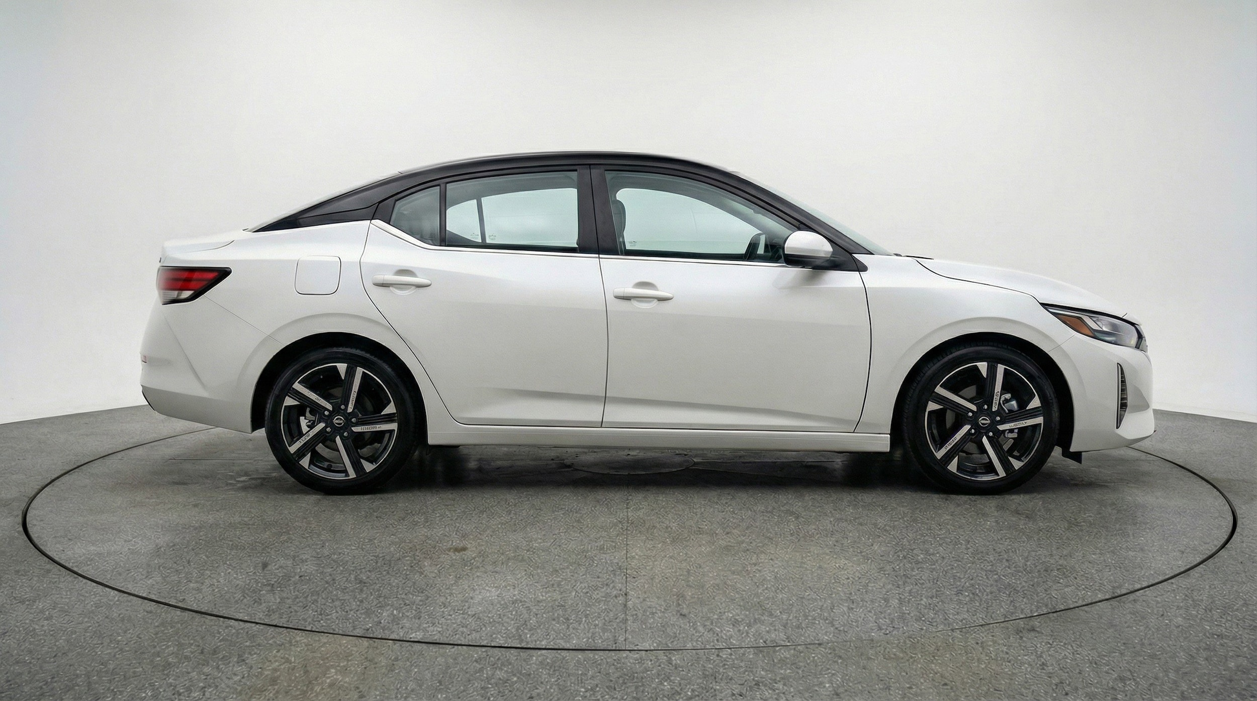 Thumbnail: 2025 Nissan Sentra - 11