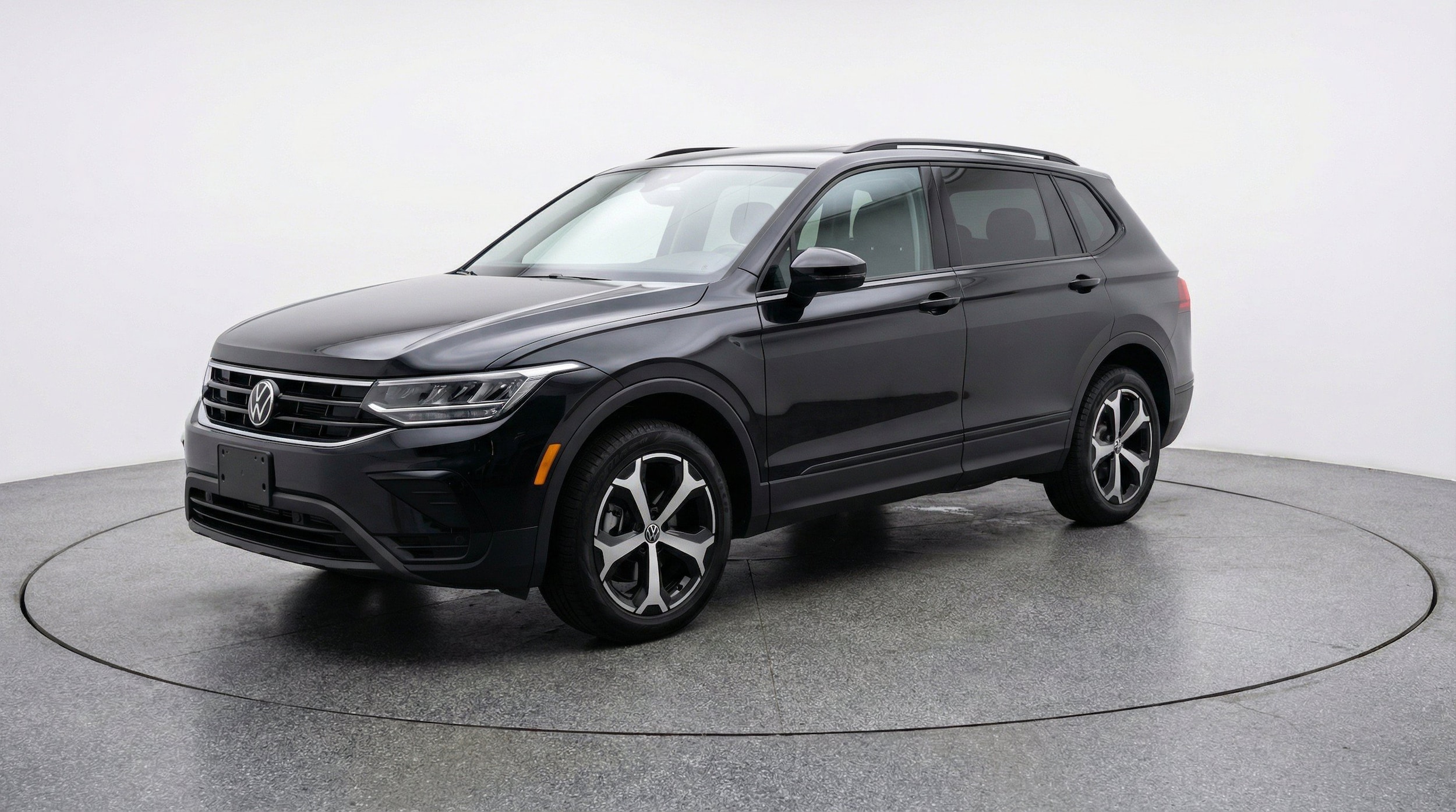Thumbnail: 2026 Volkswagen Tiguan - 3