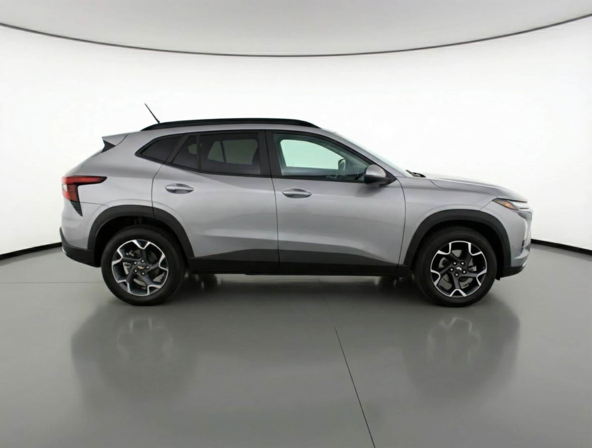 Thumbnail: 2025 Chevrolet Trax - 8