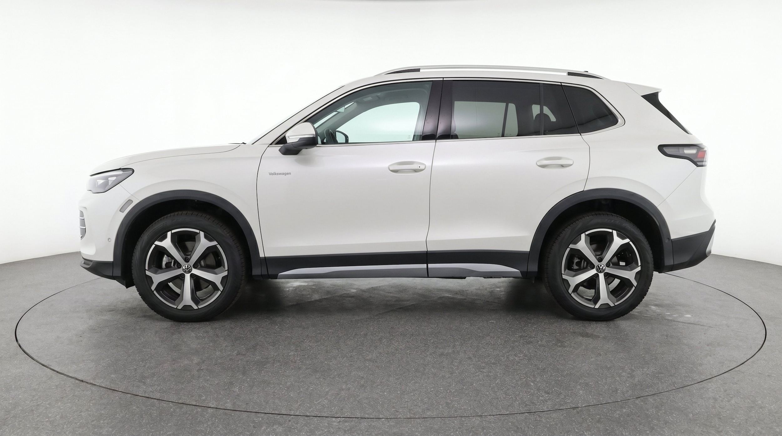 Thumbnail: 2026 Volkswagen Tiguan - 5