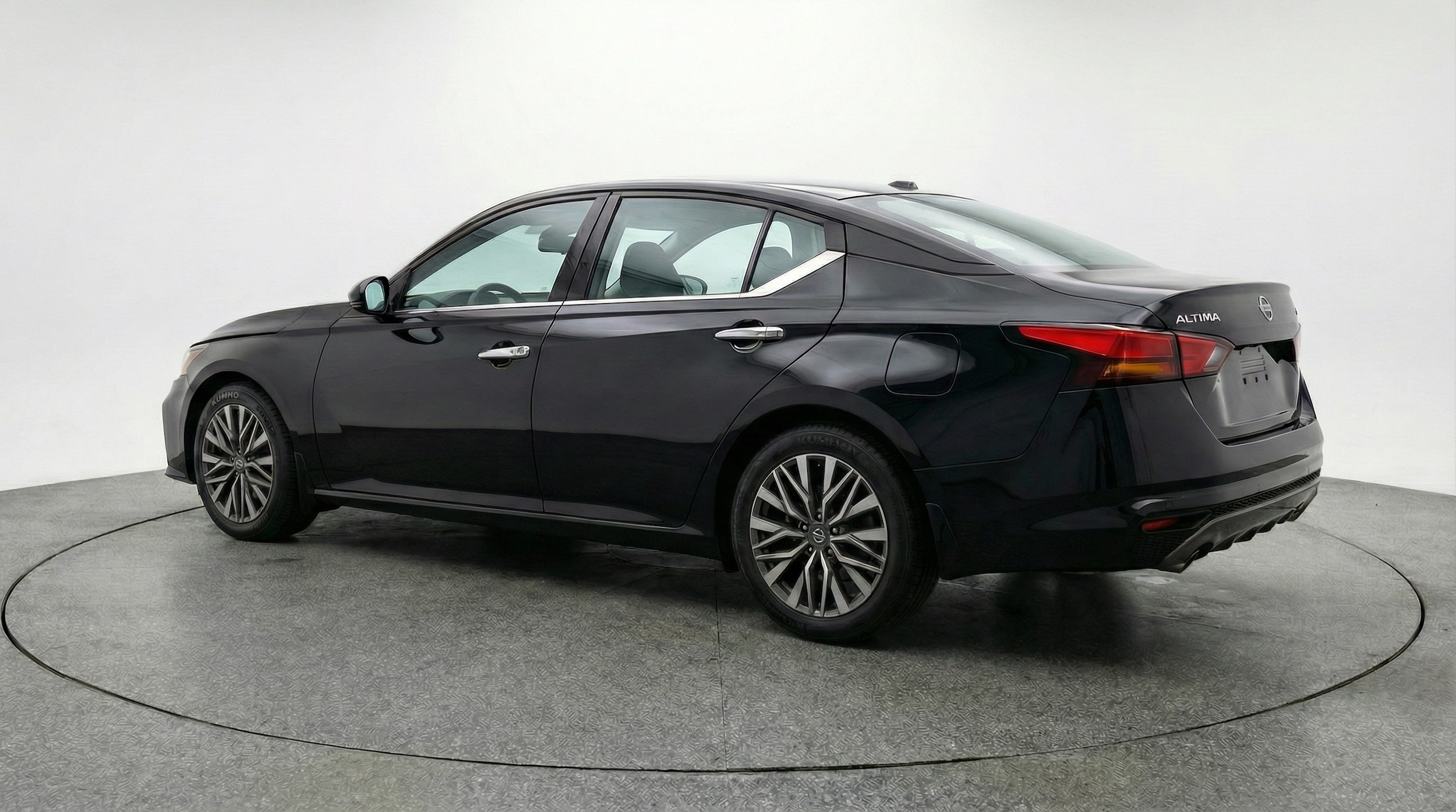 Thumbnail: 2025 Nissan Altima - 5