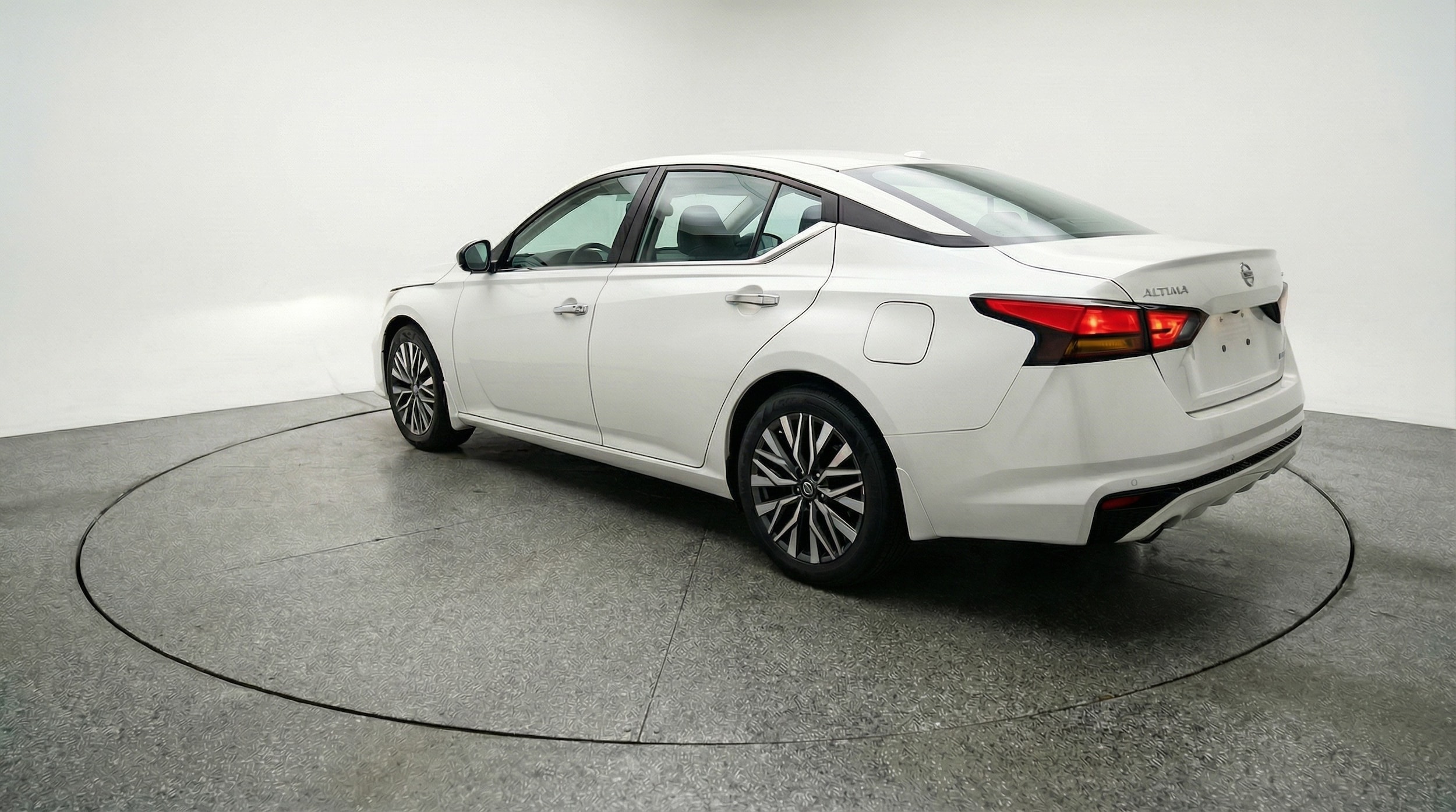 Thumbnail: 2025 Nissan Altima - 5