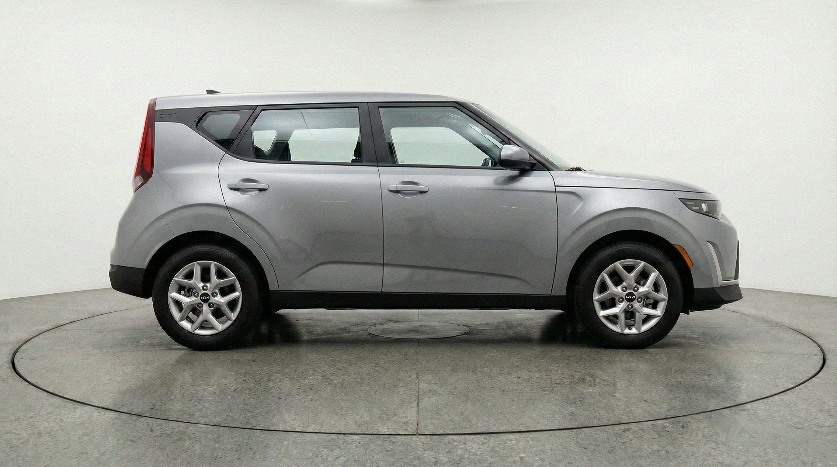 2025 Kia Soul LX - Photo 10