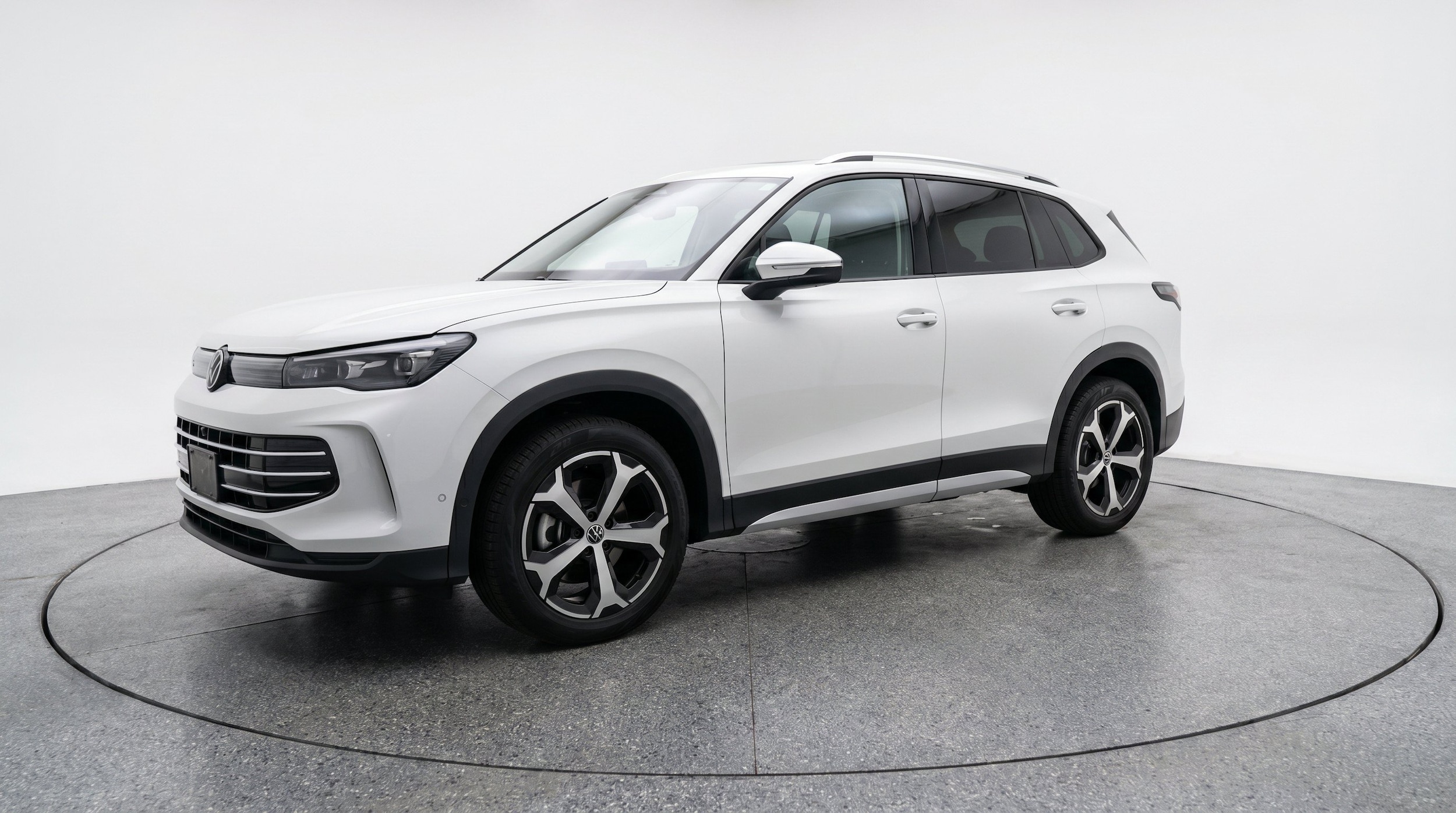 Thumbnail: 2026 Volkswagen Tiguan - 3