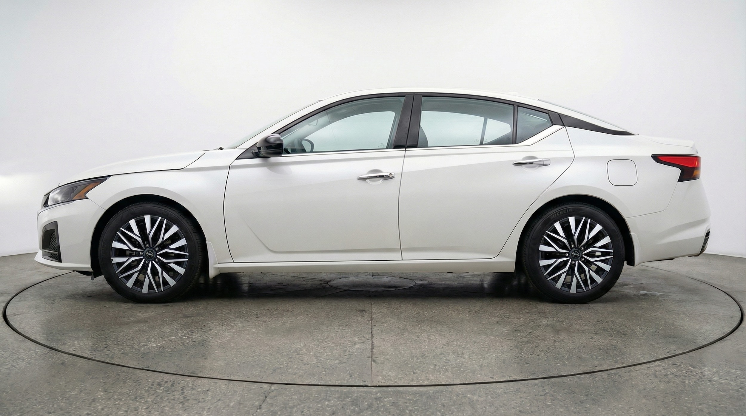 Thumbnail: 2025 Nissan Altima - 4