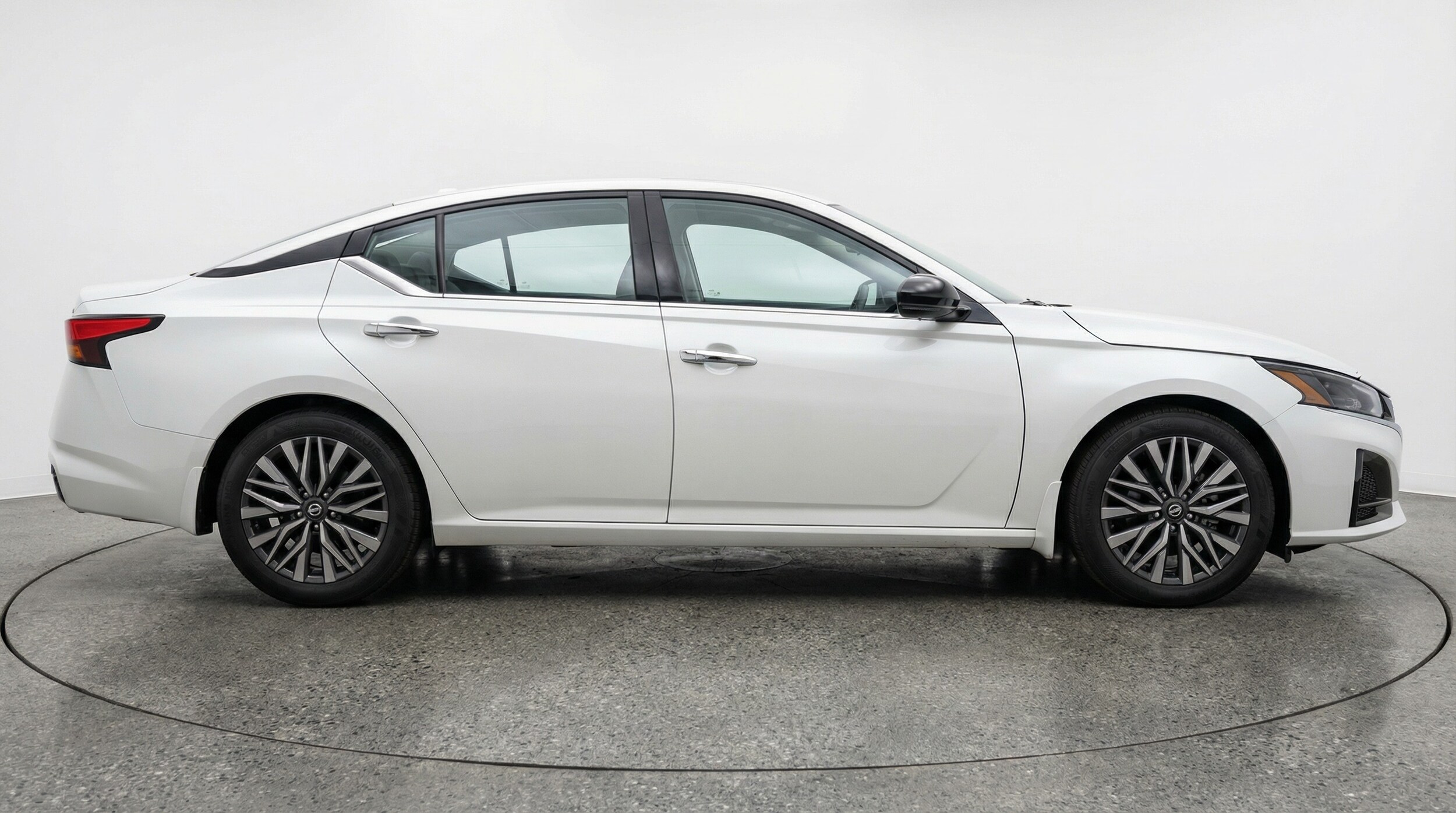 Thumbnail: 2025 Nissan Altima - 8