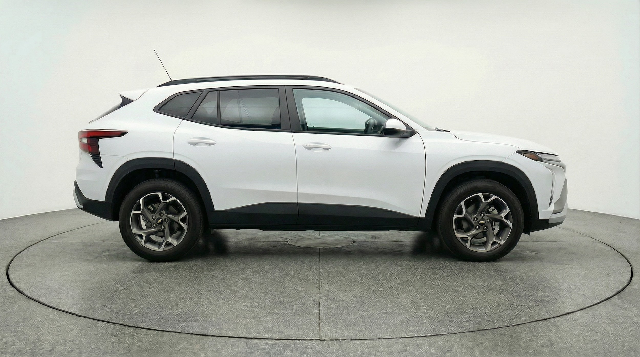 Thumbnail: 2025 Chevrolet Trax - 8