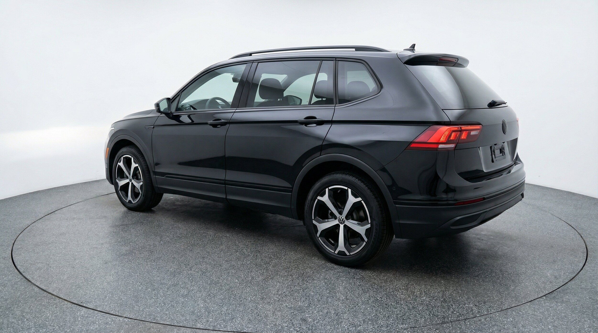 Thumbnail: 2026 Volkswagen Tiguan - 6