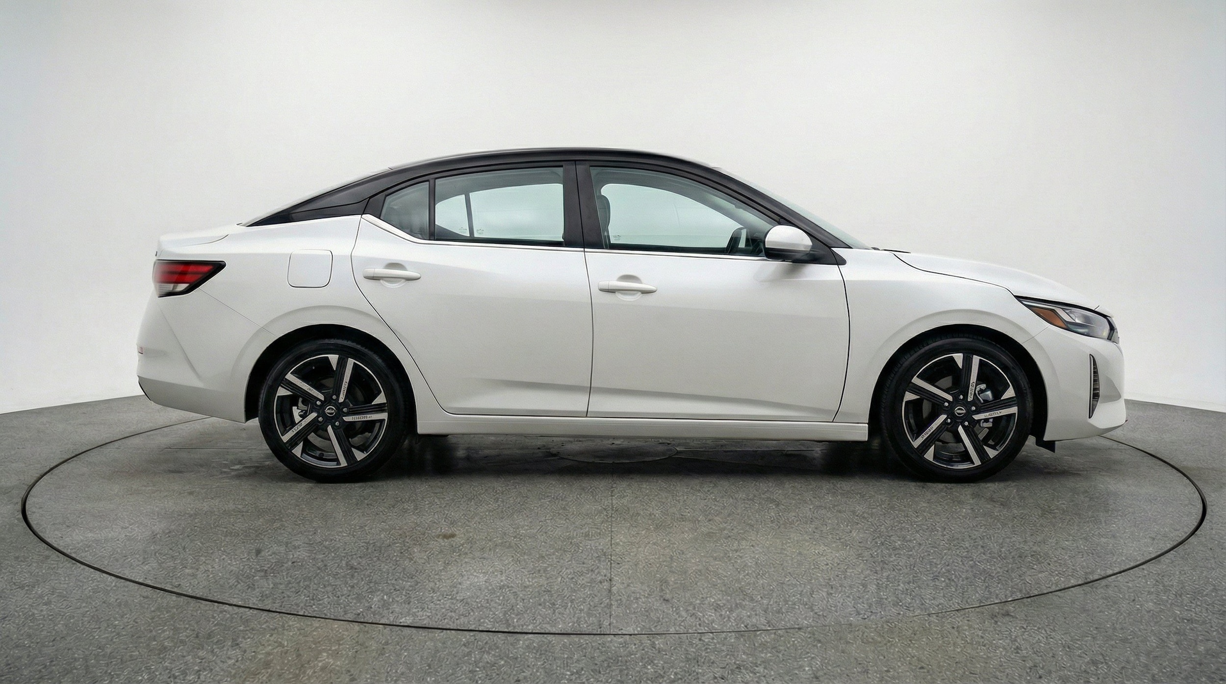 Thumbnail: 2025 Nissan Sentra - 11