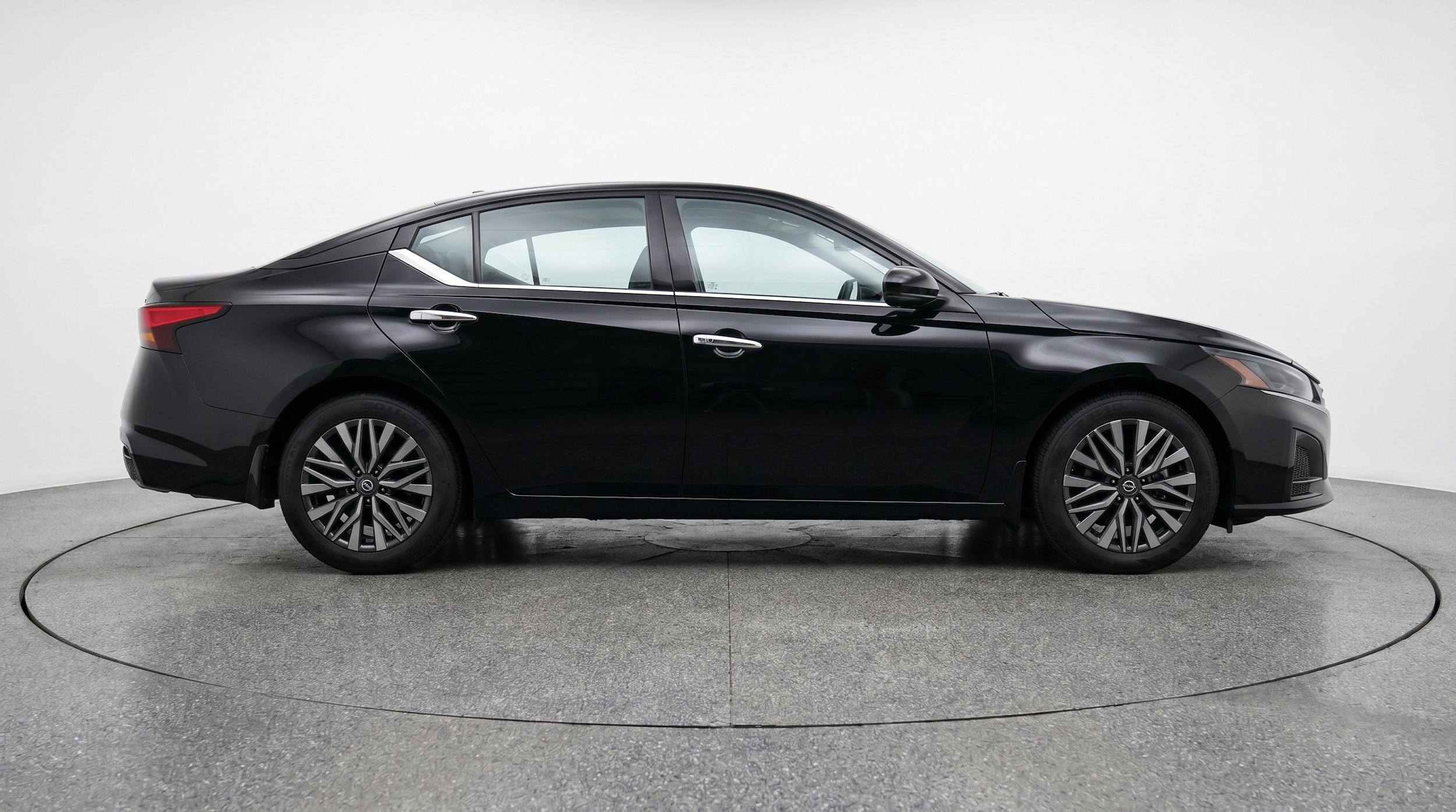 Thumbnail: 2025 Nissan Altima - 10