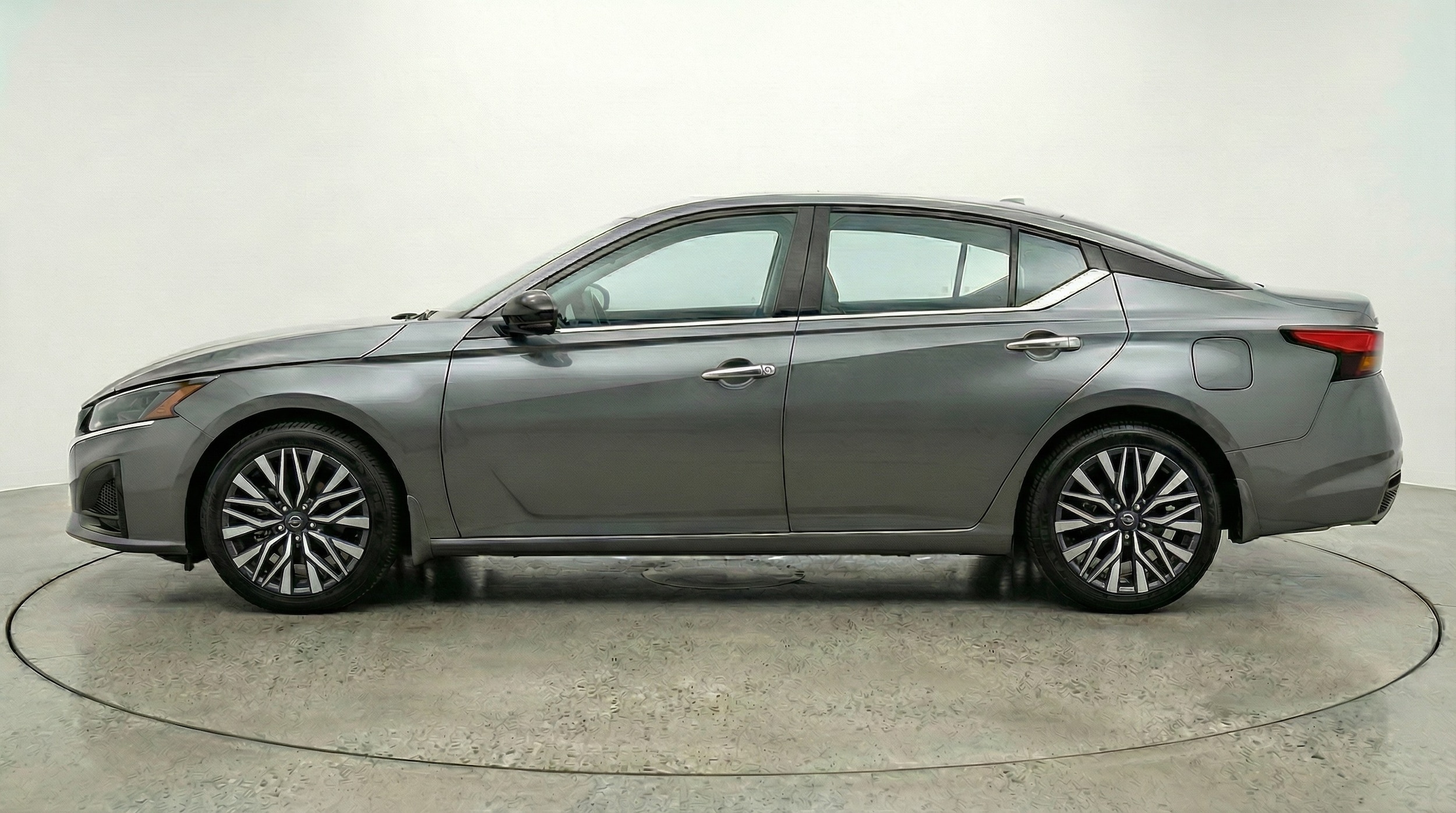 Thumbnail: 2025 Nissan Altima - 4