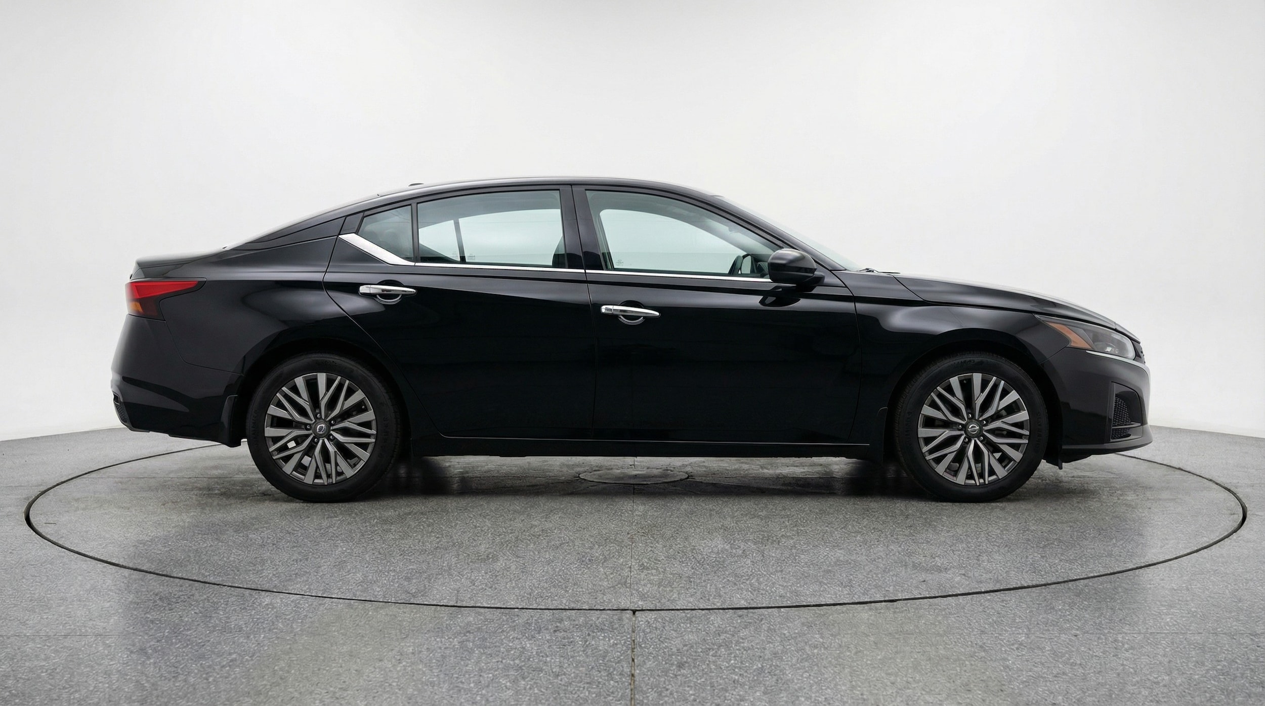Thumbnail: 2025 Nissan Altima - 8