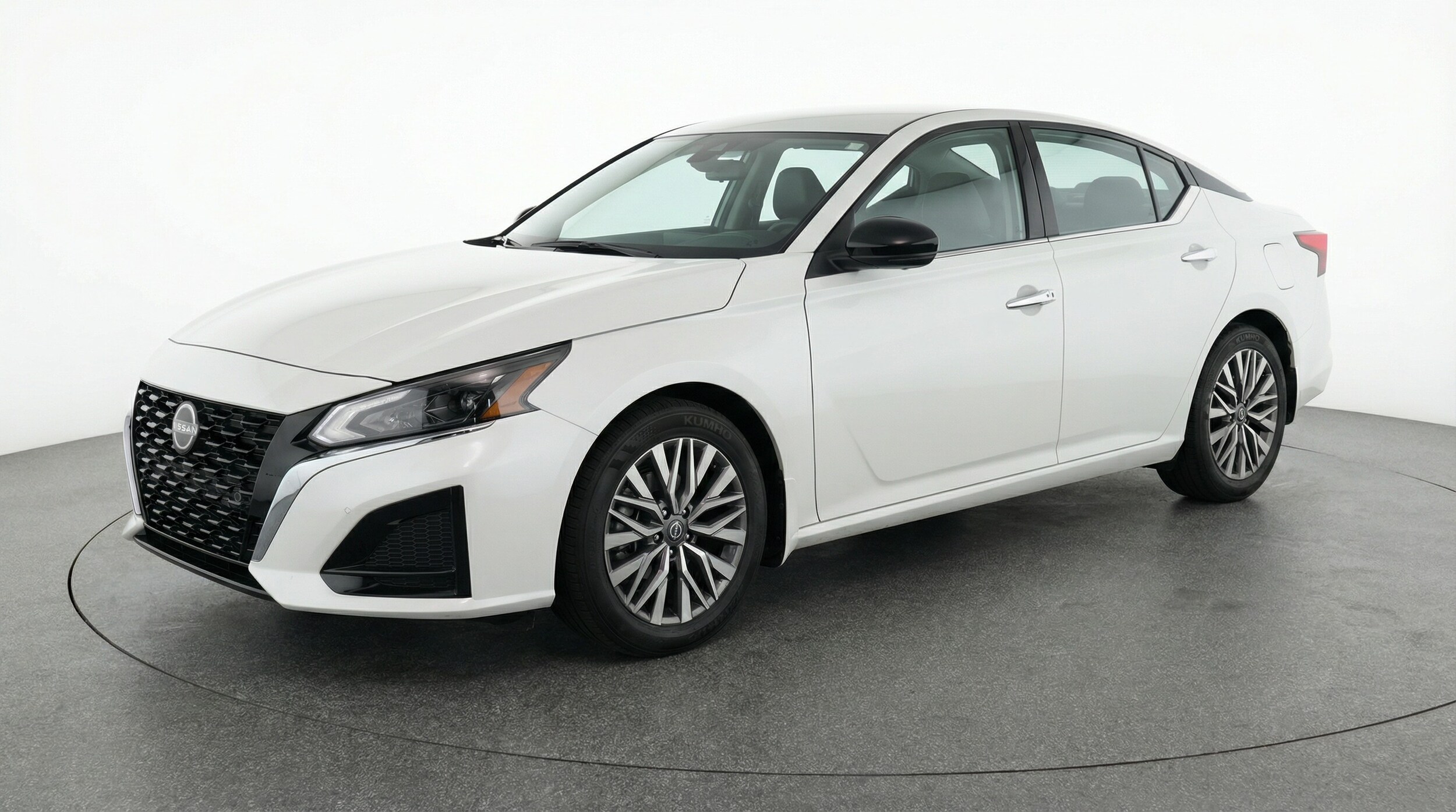 Thumbnail: 2025 Nissan Altima - 3