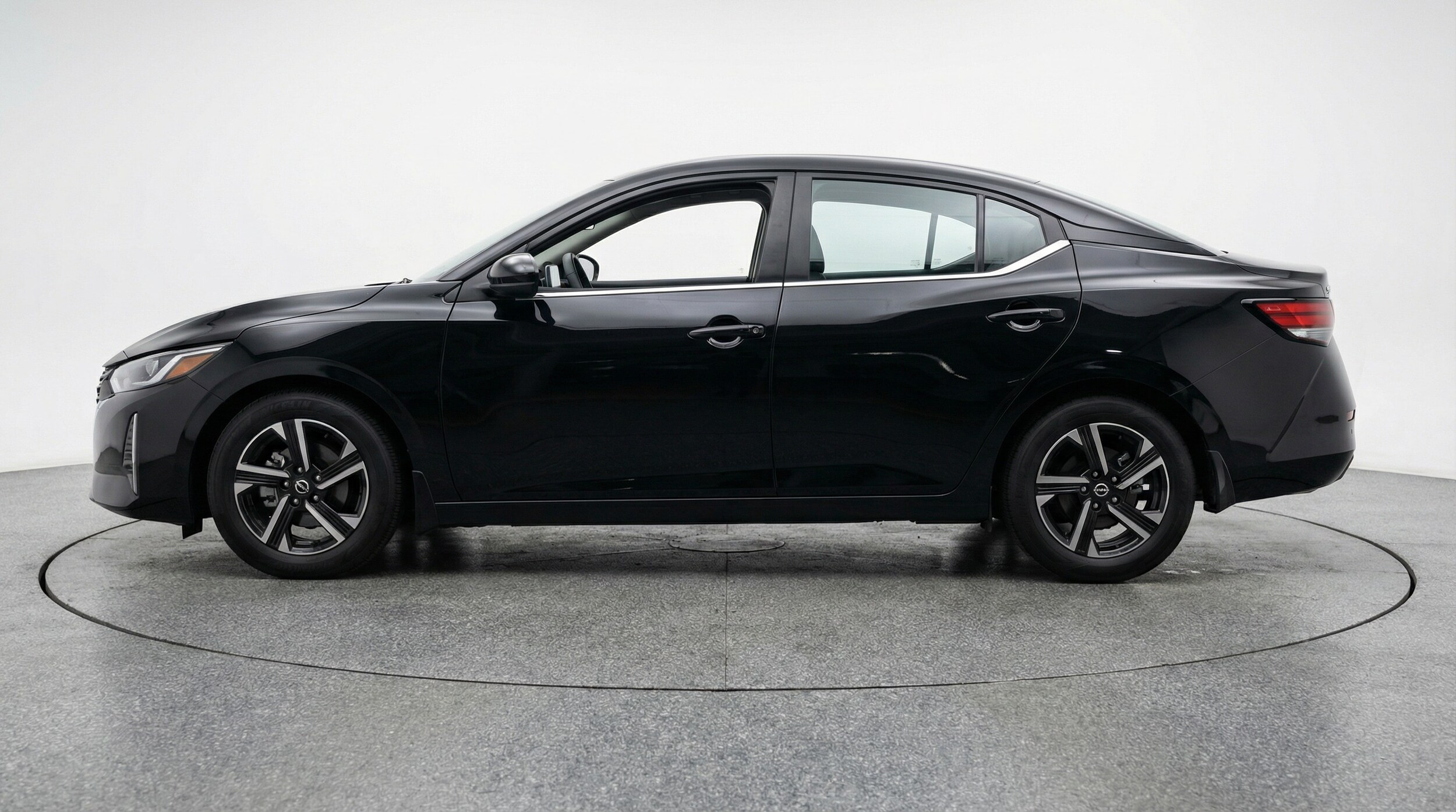 Thumbnail: 2025 Nissan Sentra - 4