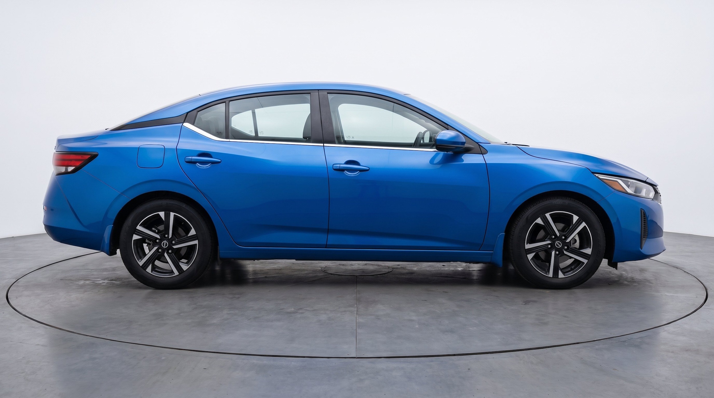 Thumbnail: 2025 Nissan Sentra - 10