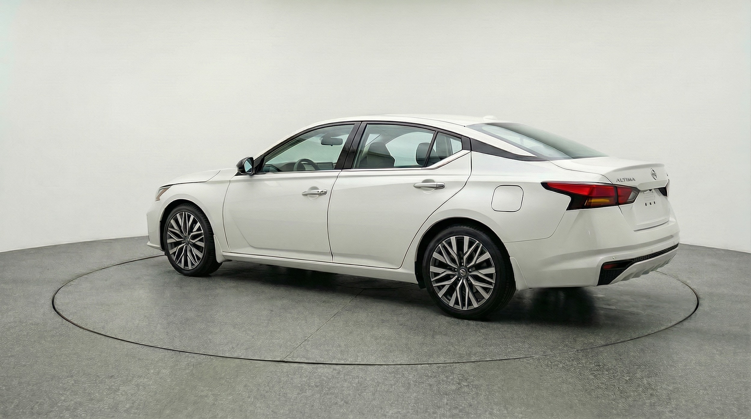 Thumbnail: 2025 Nissan Altima - 5