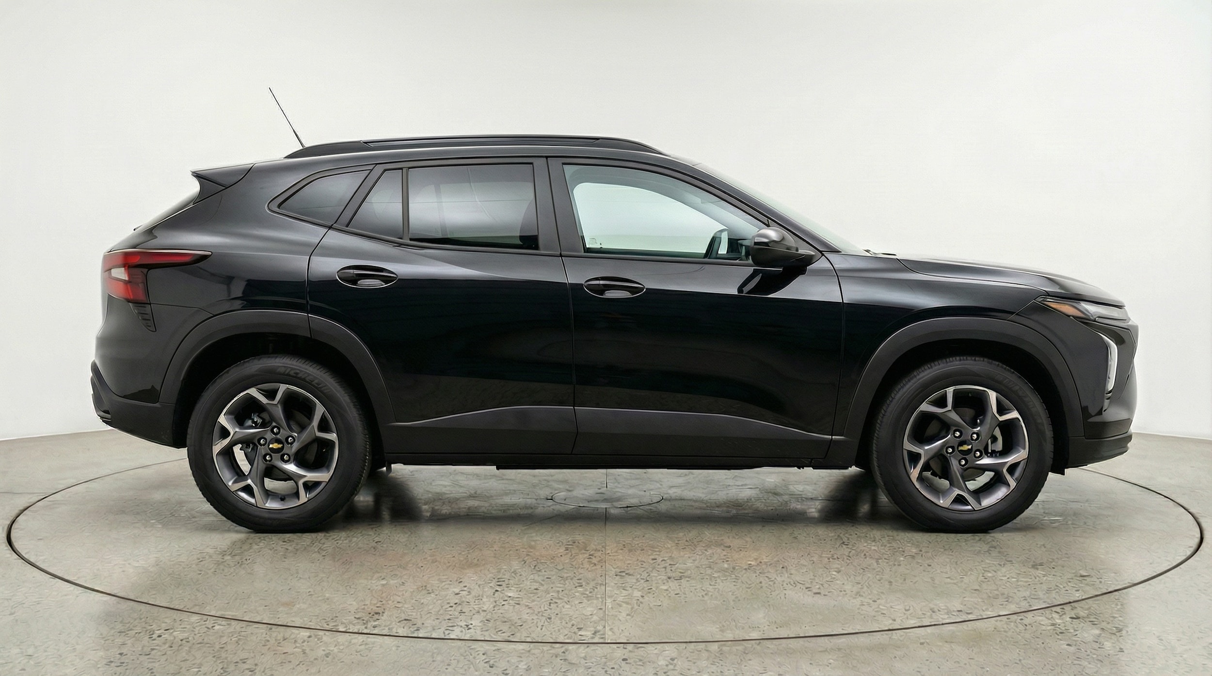 Thumbnail: 2025 Chevrolet Trax - 8